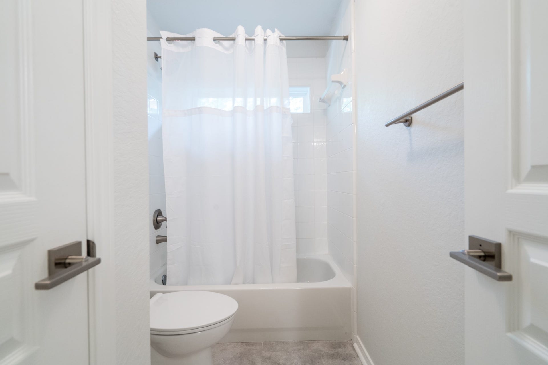 11 Dahlia Trail Place, The Woodlands, TX 77382 Bathroom 2 shower area
