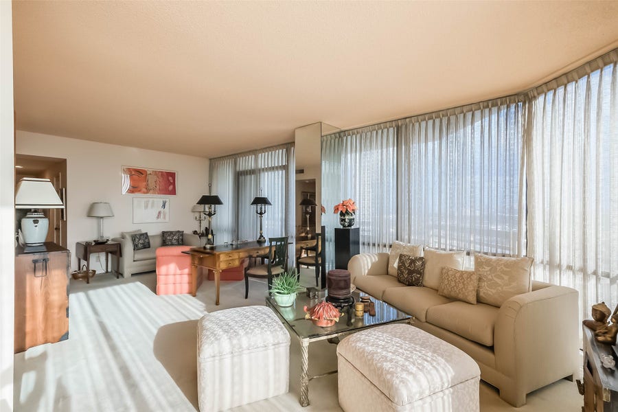 Property photo for 14 Greenway Plaza, #21P, Houston, TX