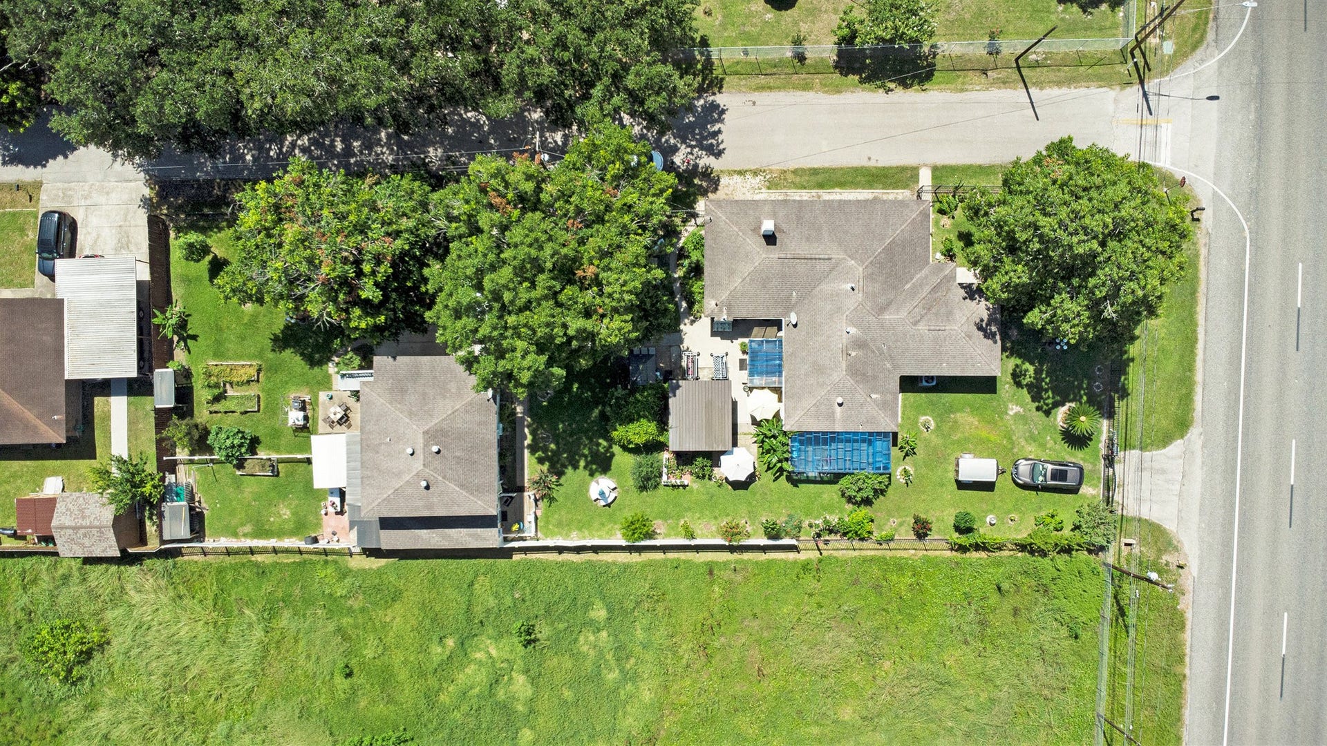 6503 Sharon Lane, Hitchcock, TX 77563 6503 Sharon Lane, Hitchcock, TX 77563