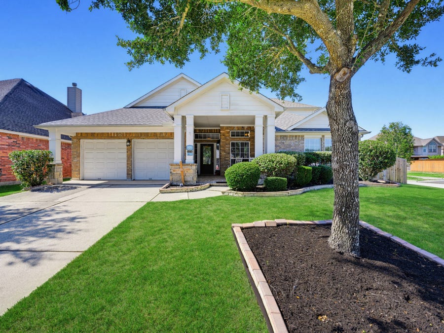 Property photo for 2521 Twisting Pine Court, Houston, TX