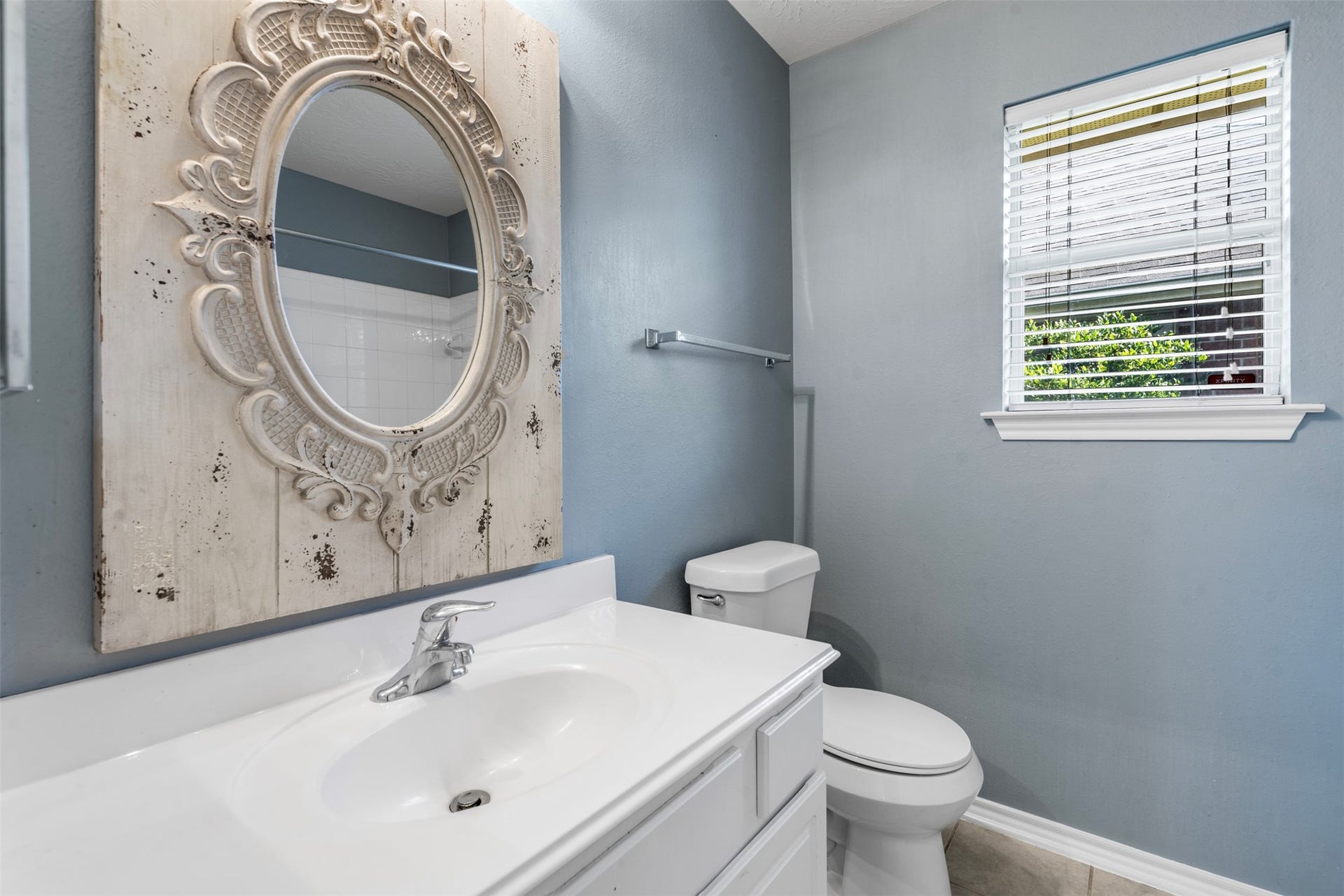 12902 Cascadia Knoll Court, Humble, TX 77346 Secondary bathroom.