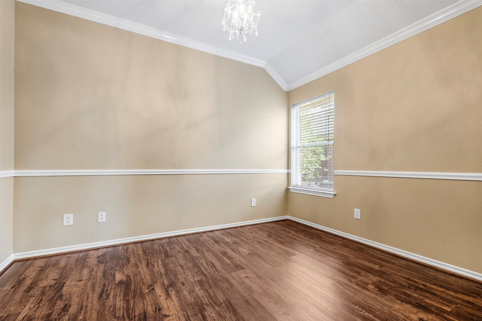 12902 Cascadia Knoll Court, Humble, TX 77346 secondary bedroom.