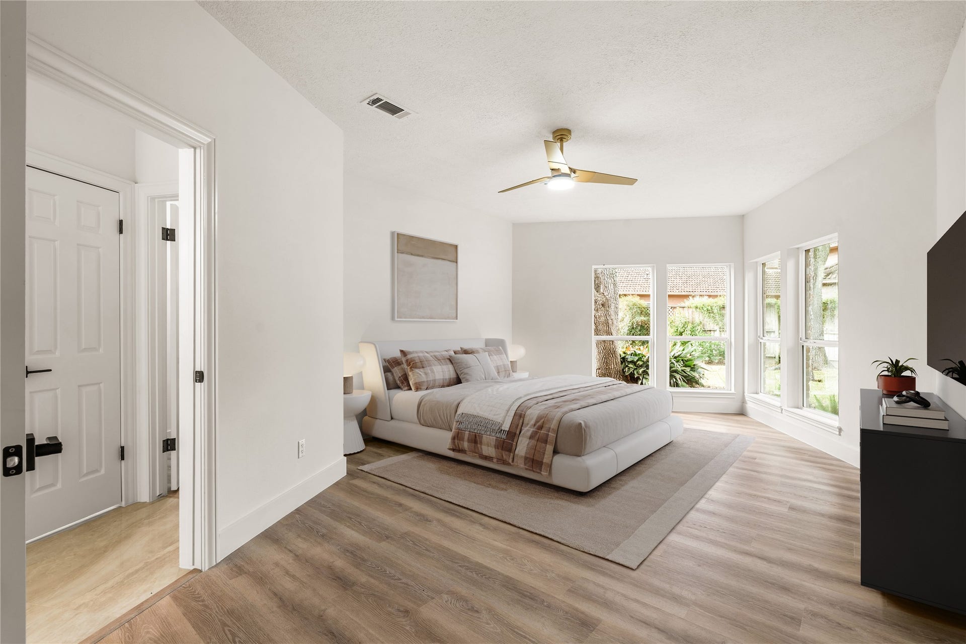 618 Rock Cove, Houston, TX 77079 Primary Bedroom *Virtually Staged*