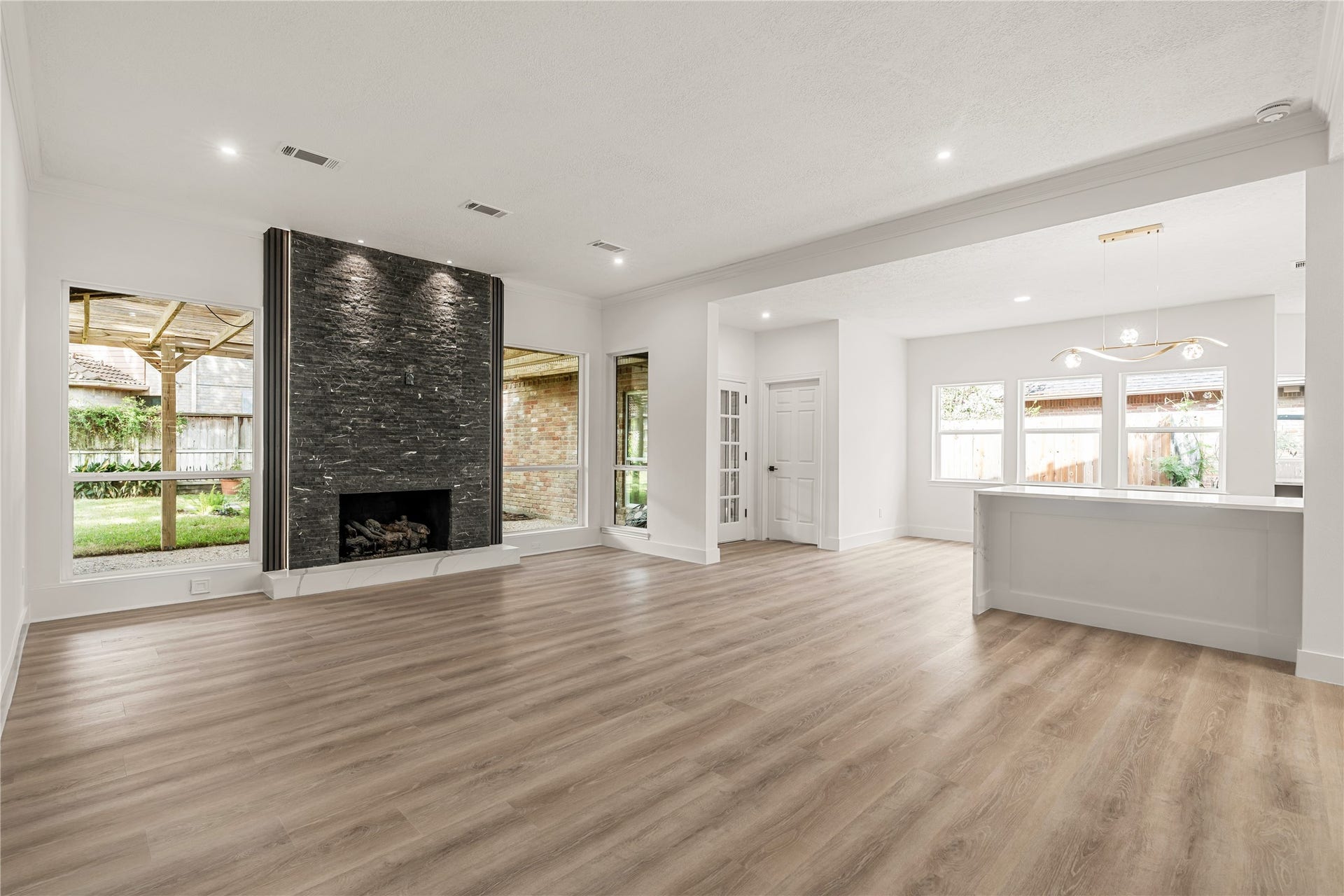 618 Rock Cove, Houston, TX 77079 Living Room showing Fireplace
