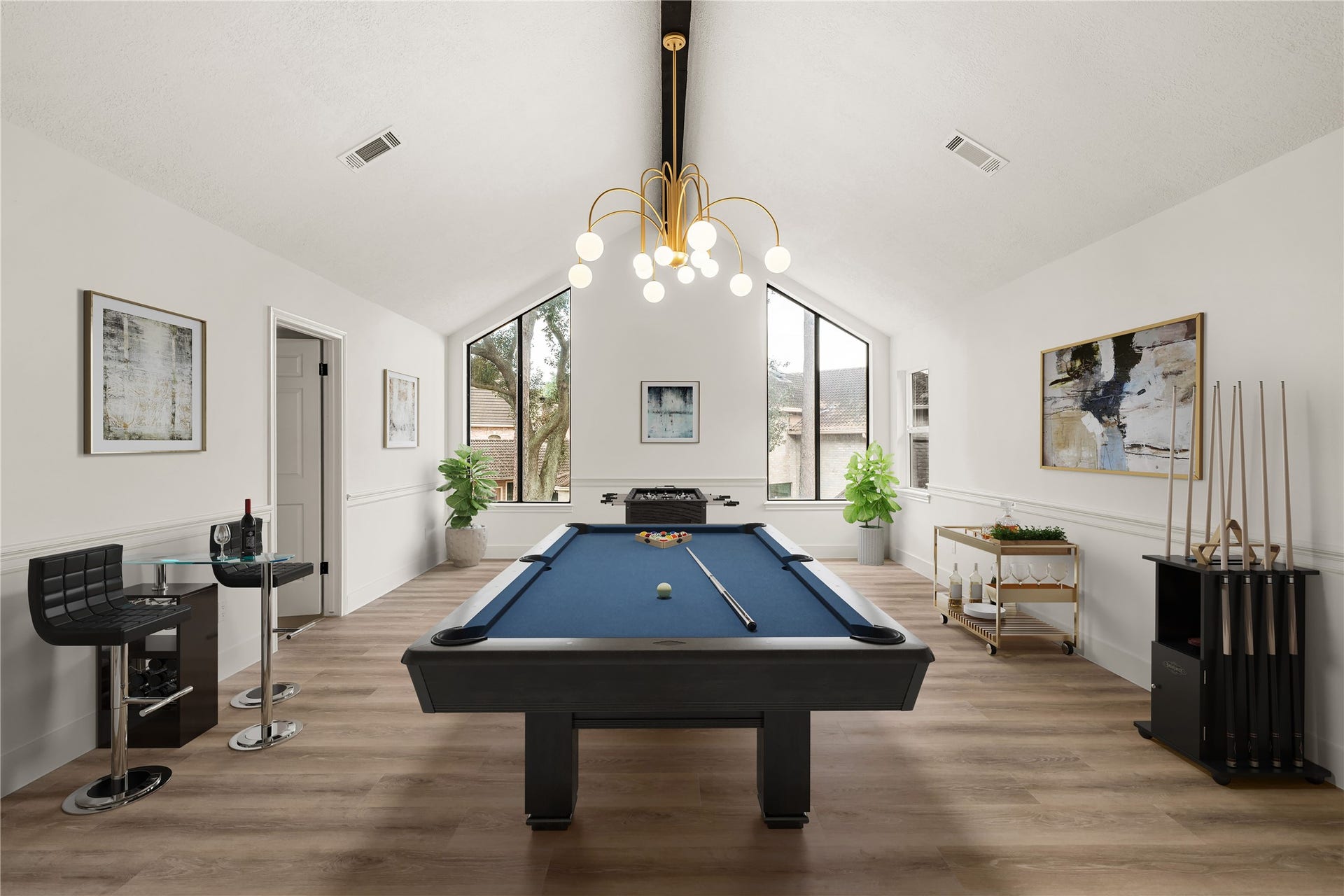 618 Rock Cove, Houston, TX 77079 Upstairs Landing/Gaming/Entertainment Area *Virtually Staged*