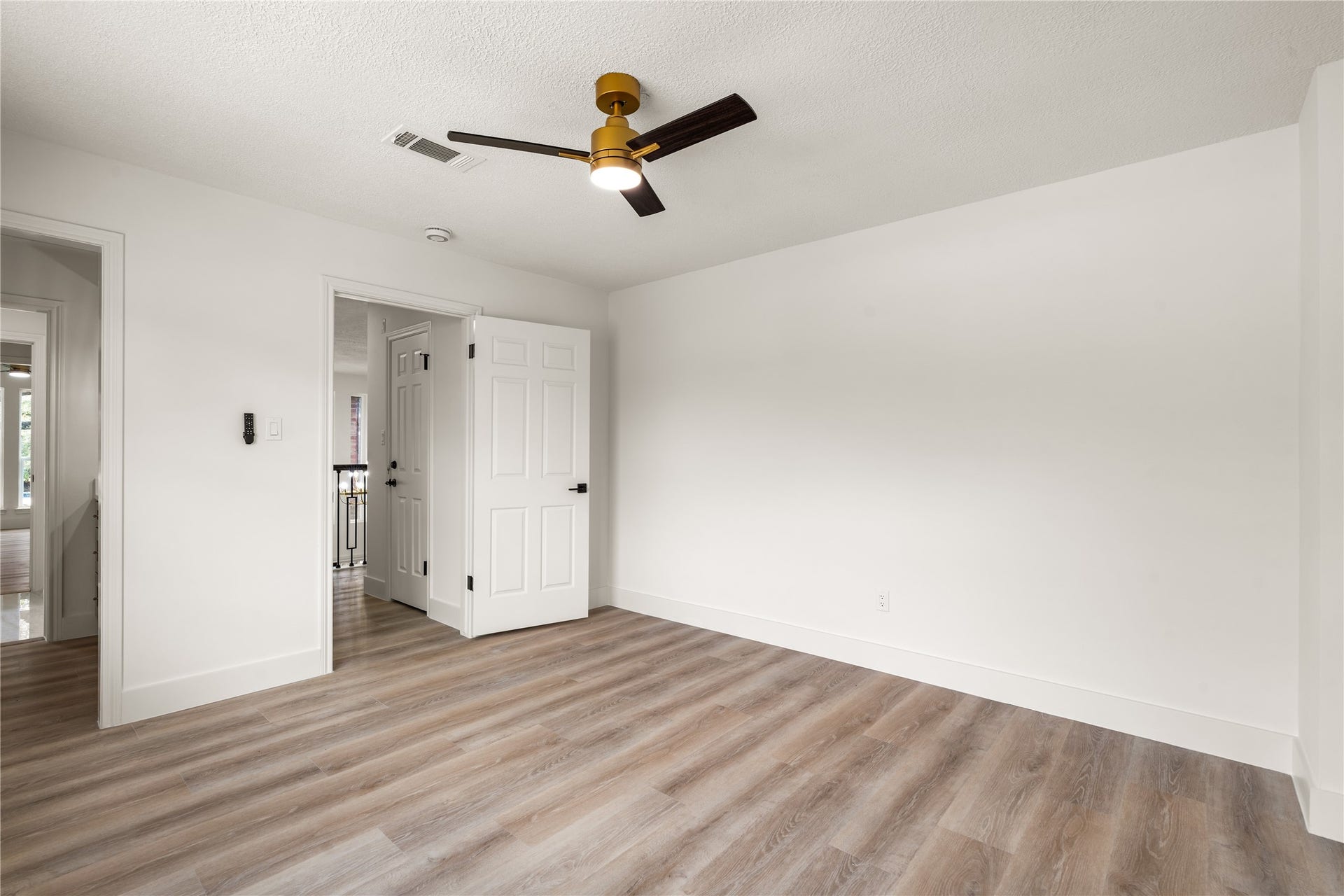 618 Rock Cove, Houston, TX 77079 Bedroom