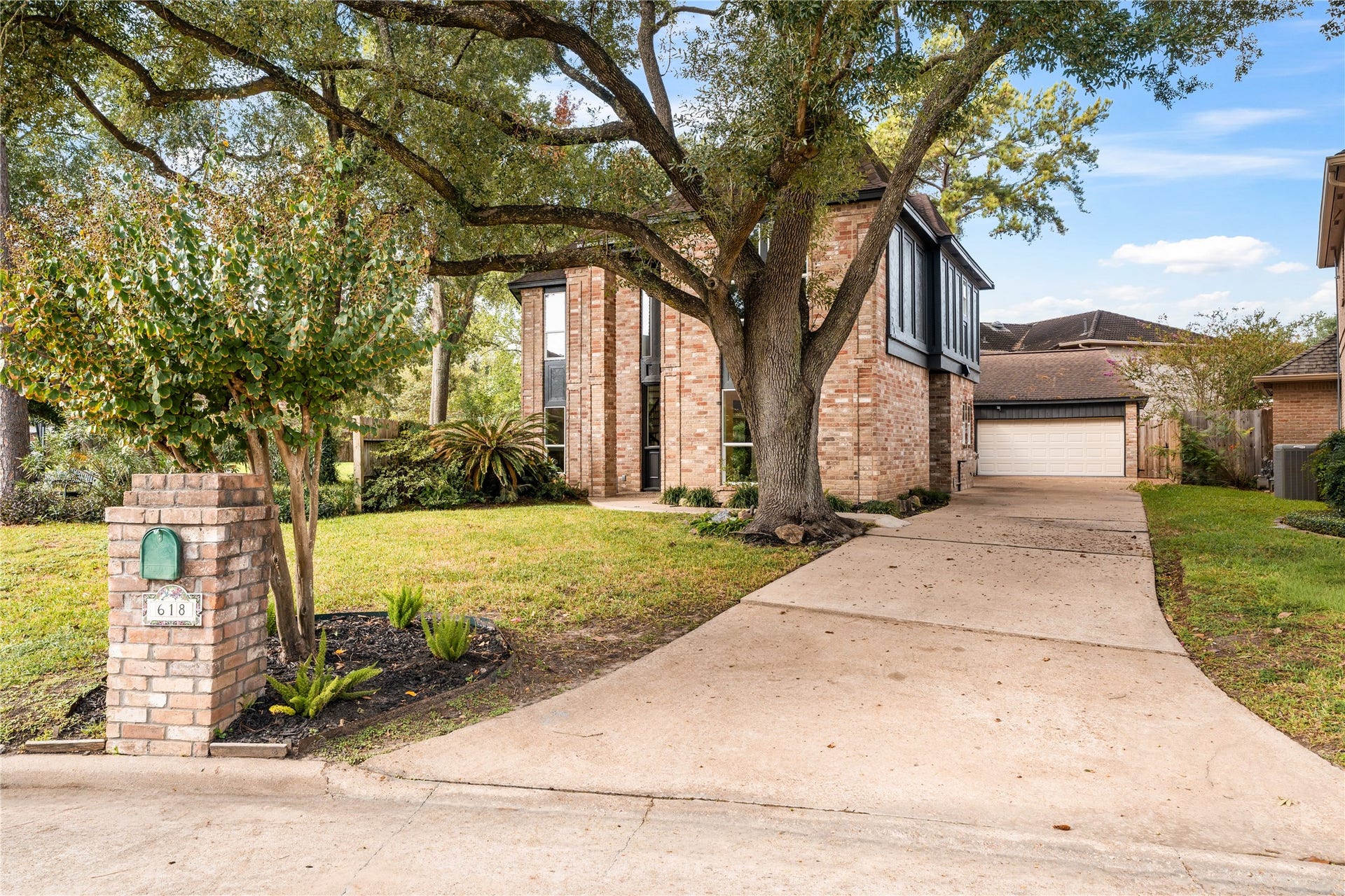 618 Rock Cove, Houston, TX 77079 Welcome to 618 Rock Cove!