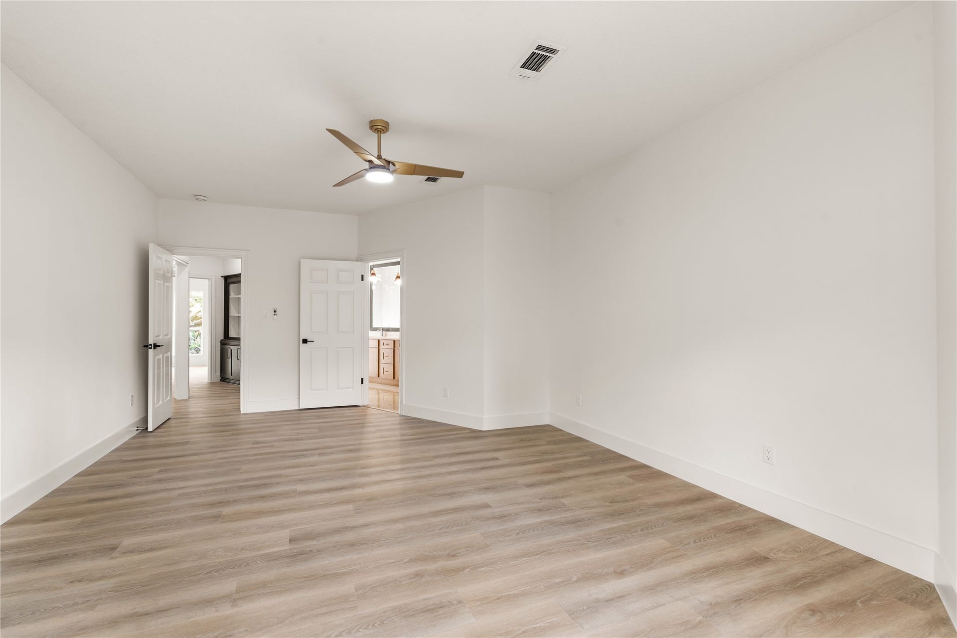 618 Rock Cove, Houston, TX 77079 Primary Bedroom
