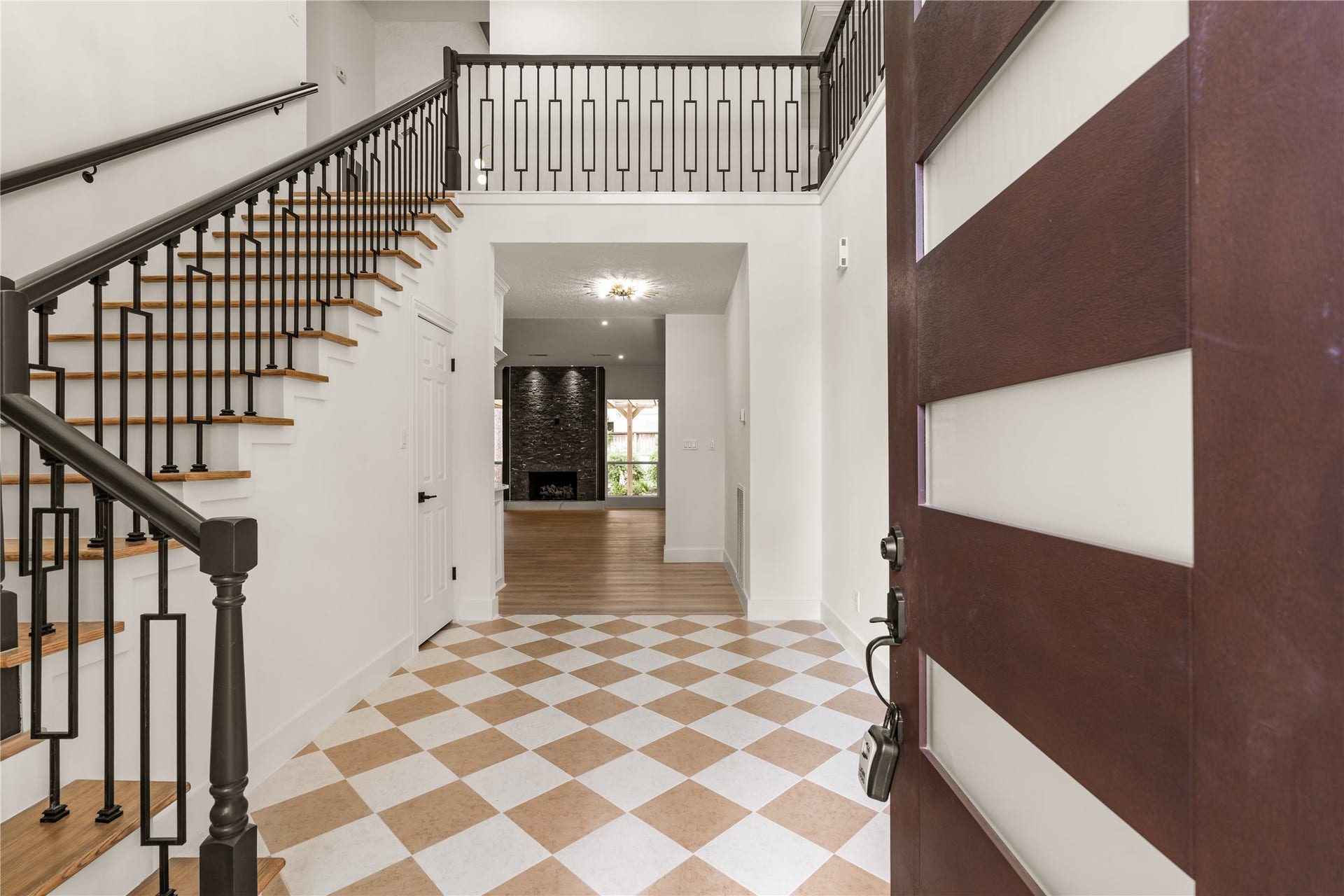 618 Rock Cove, Houston, TX 77079 Foyer Entrance