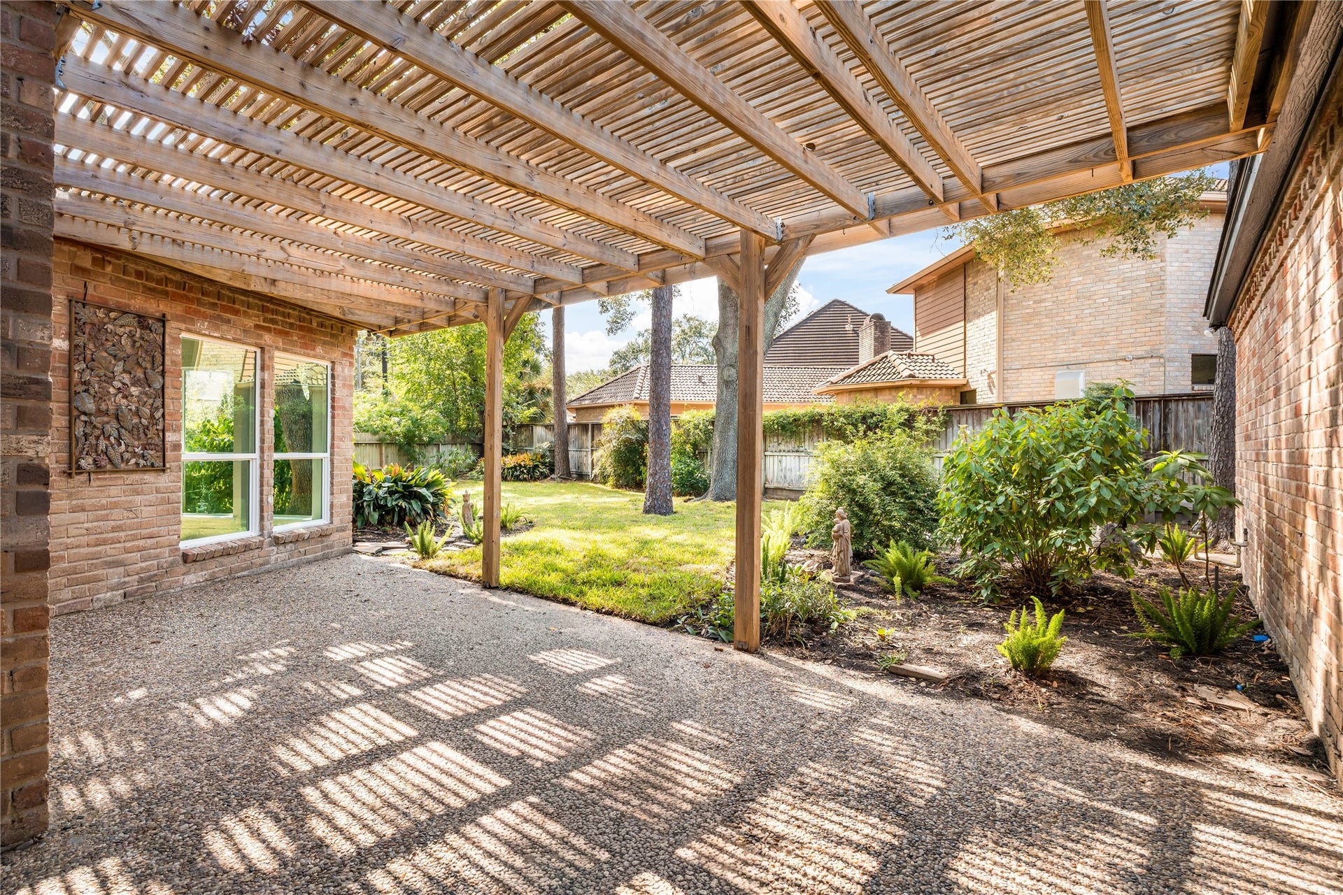 618 Rock Cove, Houston, TX 77079 Bakyard Patio