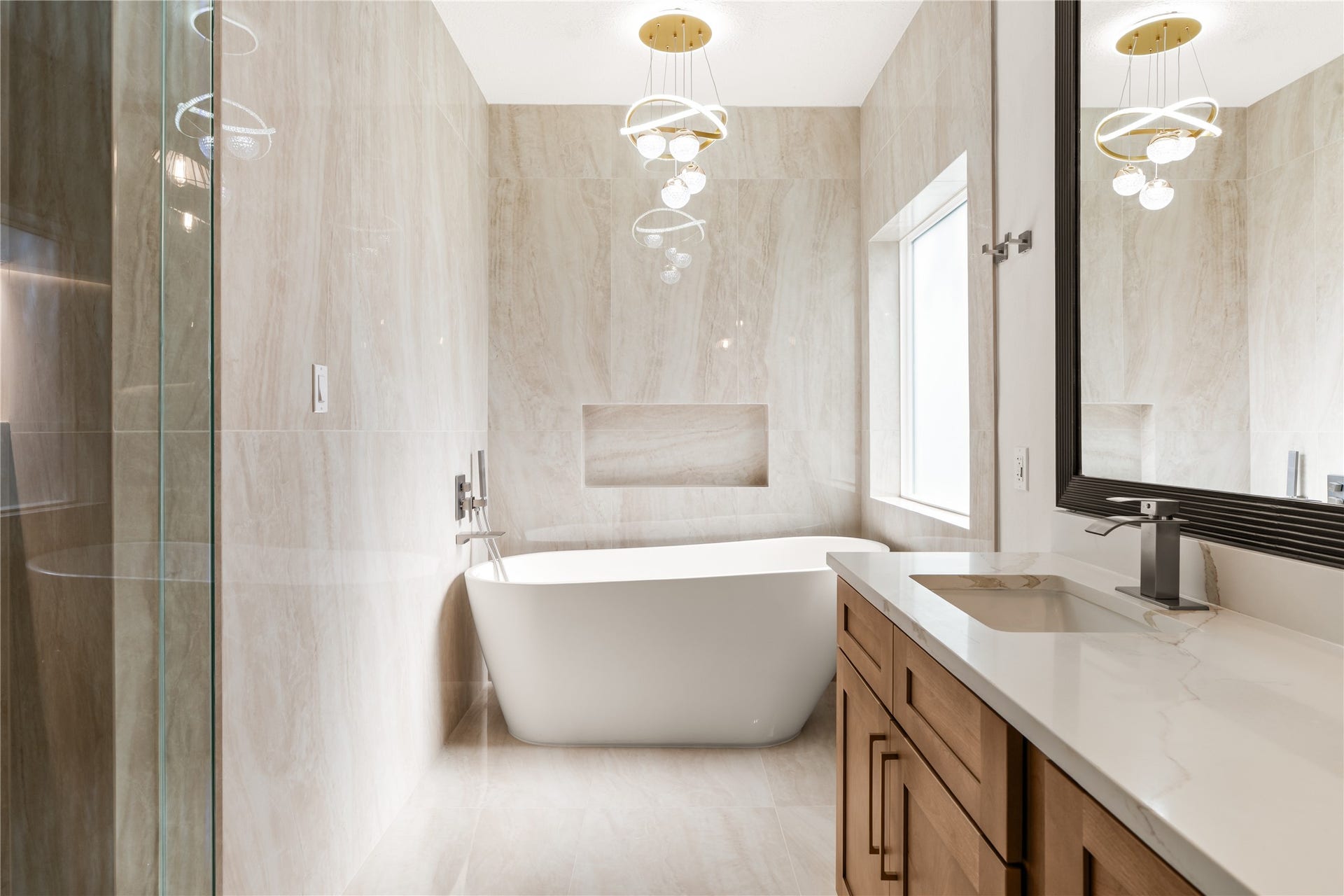 618 Rock Cove, Houston, TX 77079 Primary Bathroom