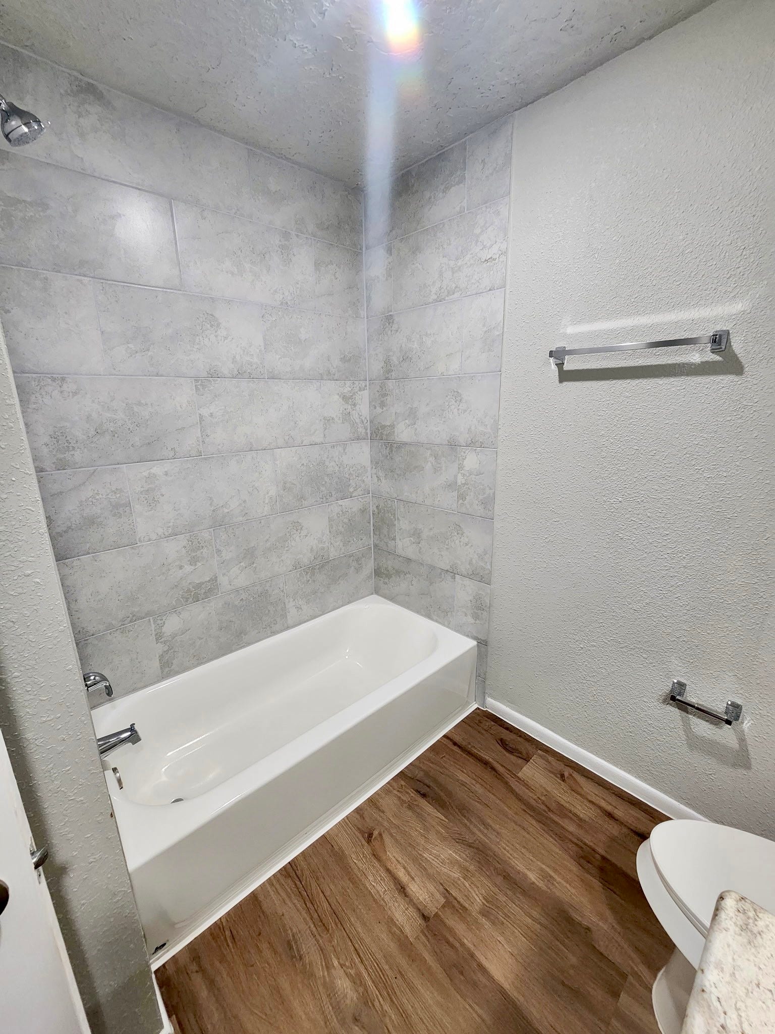 3860 Jasmine Drive, Alvin, TX 77511 Updated Tile and Shower