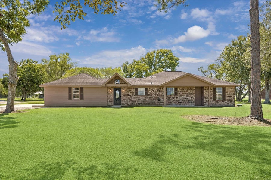 Property photo for 6210 County Road 170, Alvin, TX
