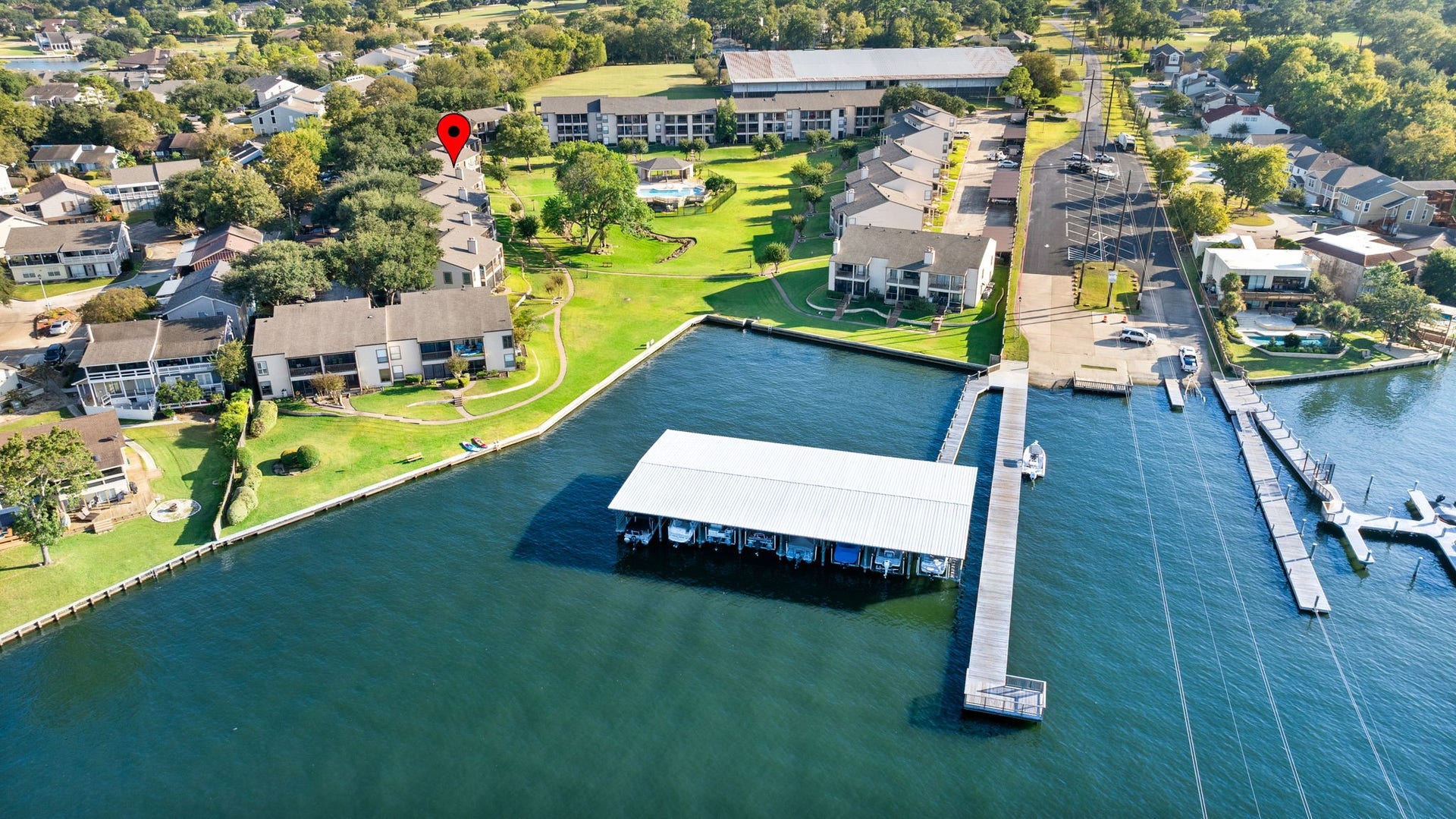 204 Lakeview Terrace, #G, Conroe, TX 77356 Located in walking distance to the marina