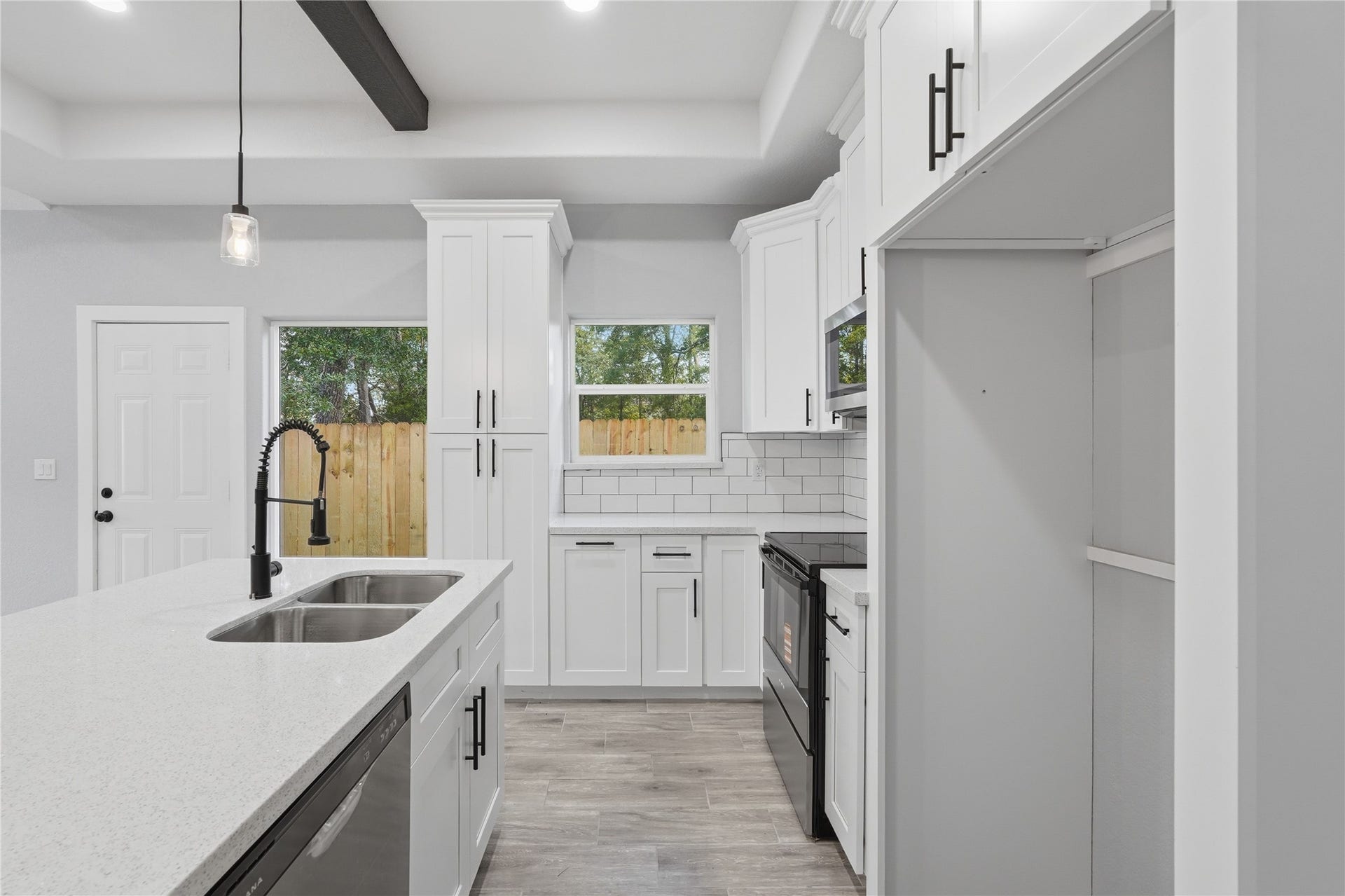 18434 Fannin Road, Willis, TX 77378 18434 Fannin Road, Willis, TX 77378