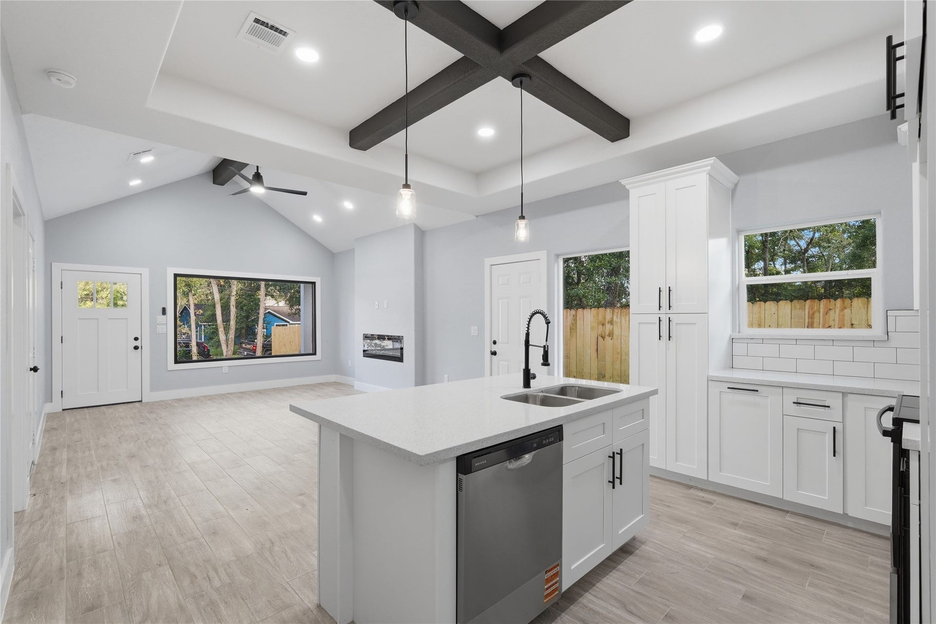 18434 Fannin Road, Willis, TX 77378 18434 Fannin Road, Willis, TX 77378