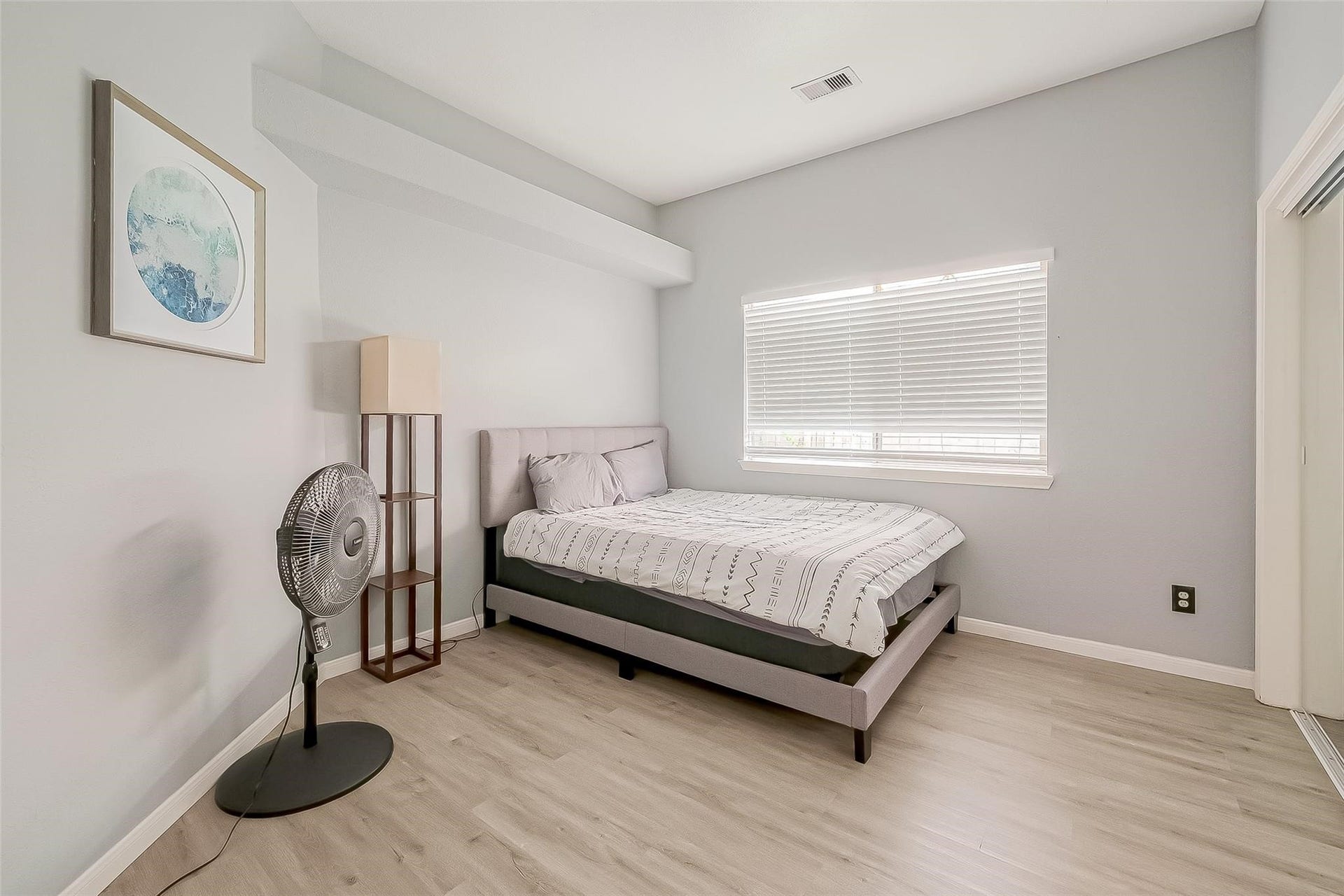 9310 Corner Oaks Ln, Houston, TX 77036
