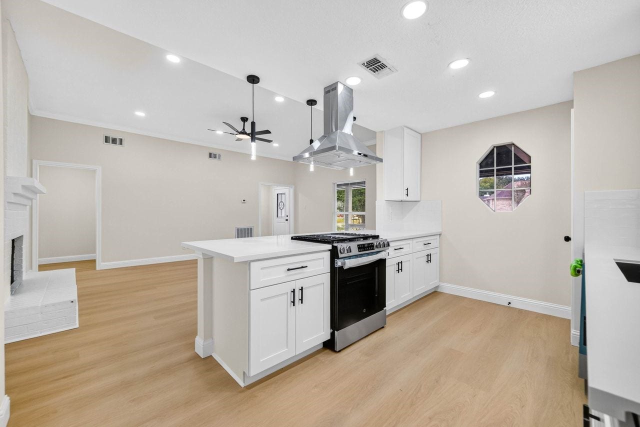 6034 Bee Hive Drive, Pasadena, TX 77505 6034 Bee Hive Drive, Pasadena, TX 77505
