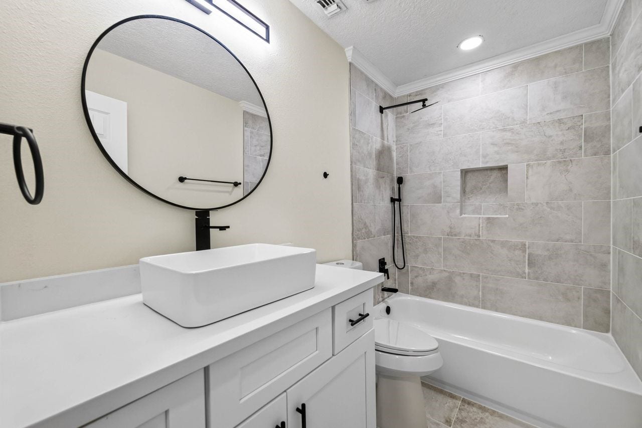 6034 Bee Hive Drive, Pasadena, TX 77505 6034 Bee Hive Drive, Pasadena, TX 77505
