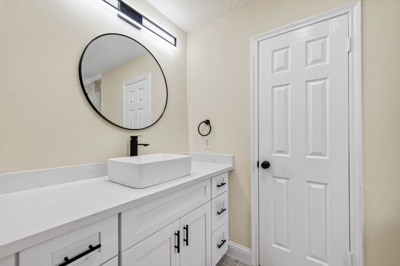 6034 Bee Hive Drive, Pasadena, TX 77505 6034 Bee Hive Drive, Pasadena, TX 77505