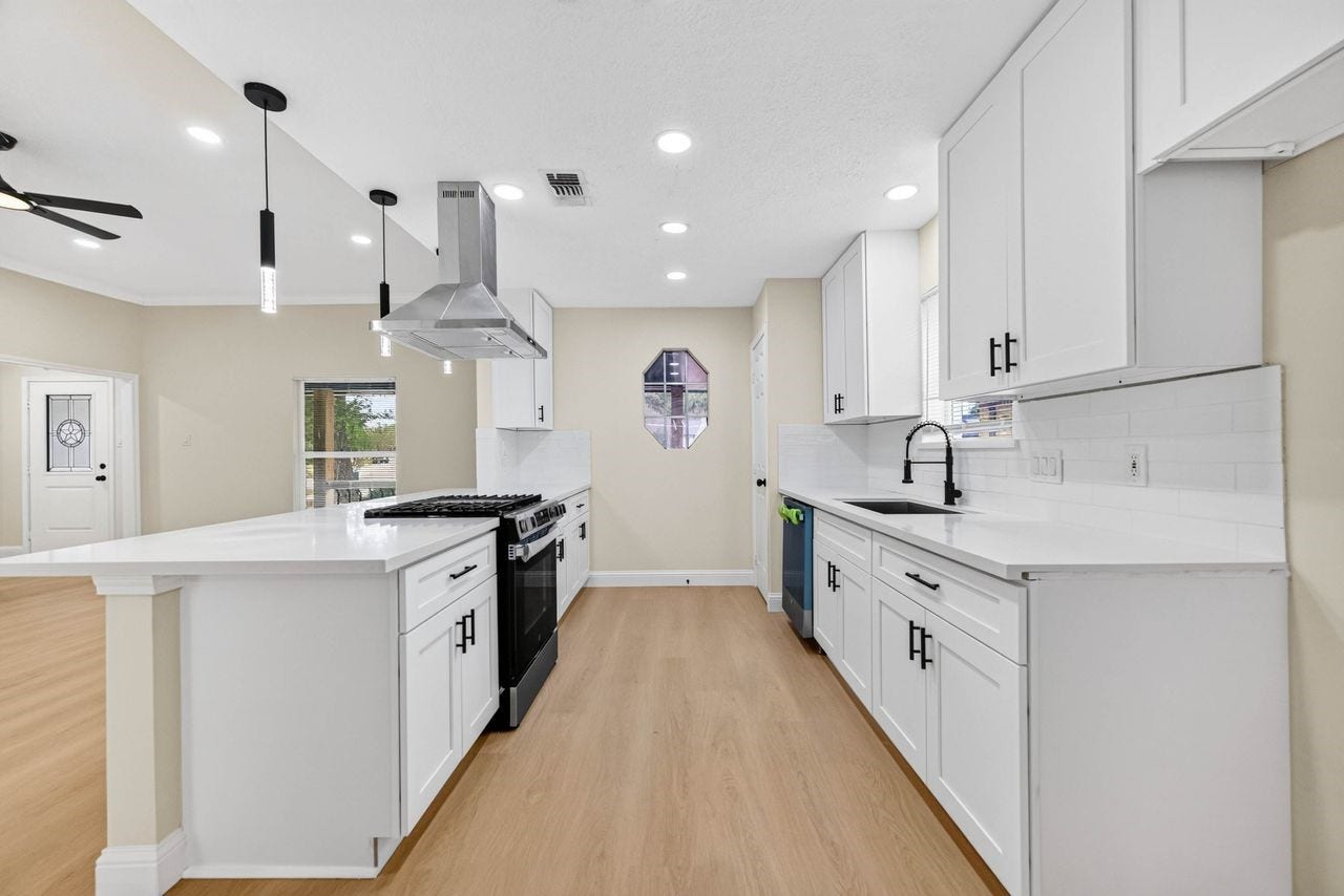 6034 Bee Hive Drive, Pasadena, TX 77505 6034 Bee Hive Drive, Pasadena, TX 77505