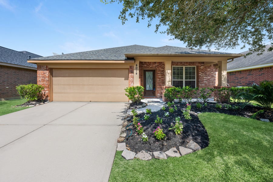 Property photo for 4014 Pinecrest Hollow, Houston, TX