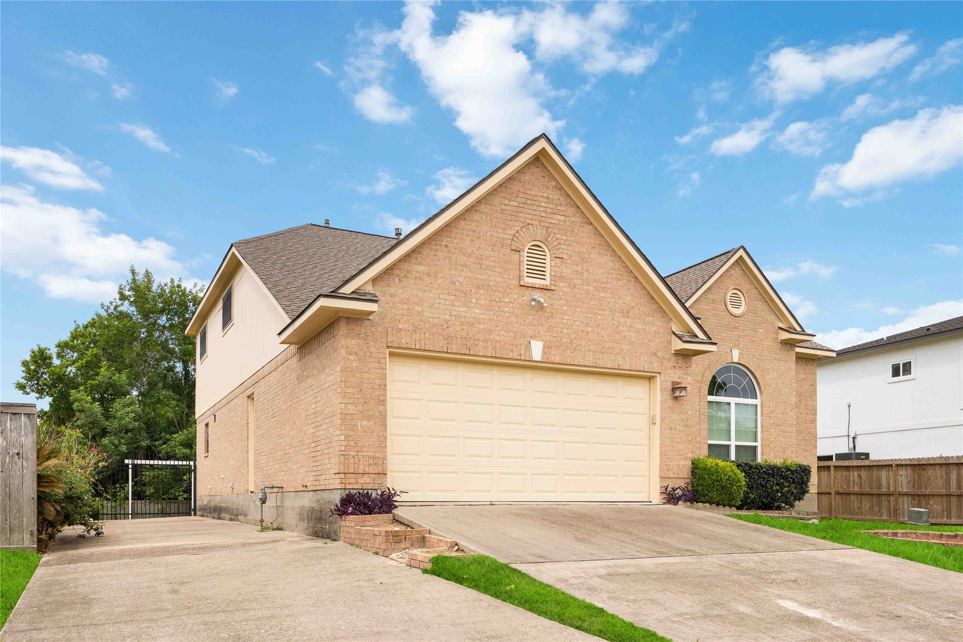 5498 Appleblossom Lane, Friendswood, TX 77546 5498 Appleblossom Lane, Friendswood, TX 77546