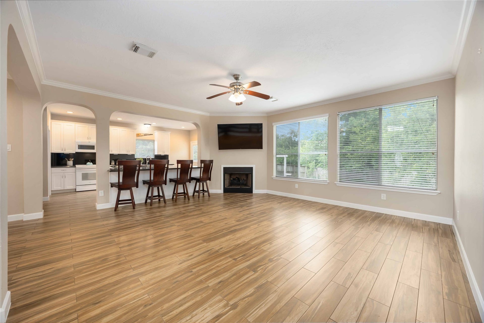 5498 Appleblossom Lane, Friendswood, TX 77546 5498 Appleblossom Lane, Friendswood, TX 77546