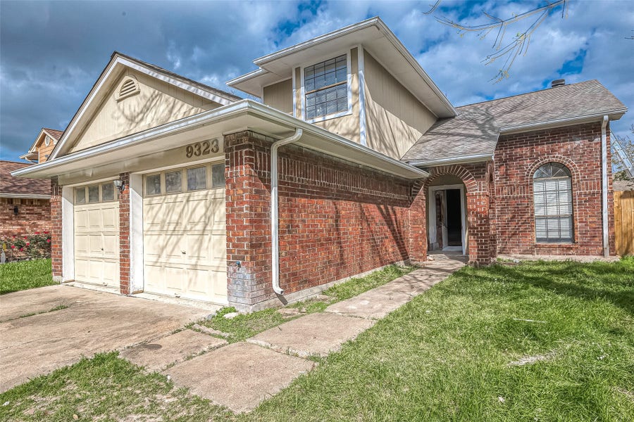 Property photo for 9323 Spindlewood Drive, Houston, TX