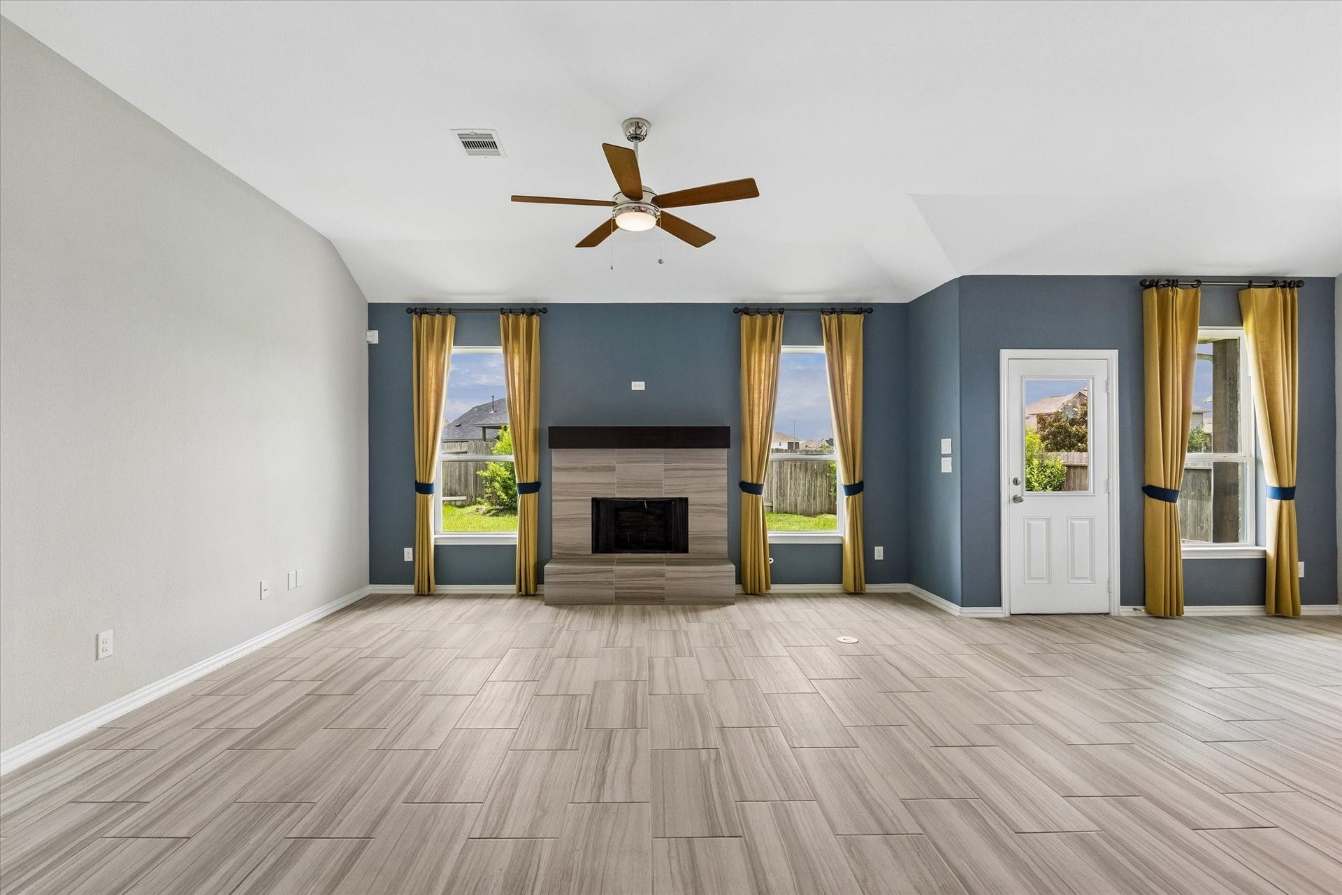 317 Merlot Drive, Alvin, TX 77511 317 Merlot Drive, Alvin, TX 77511