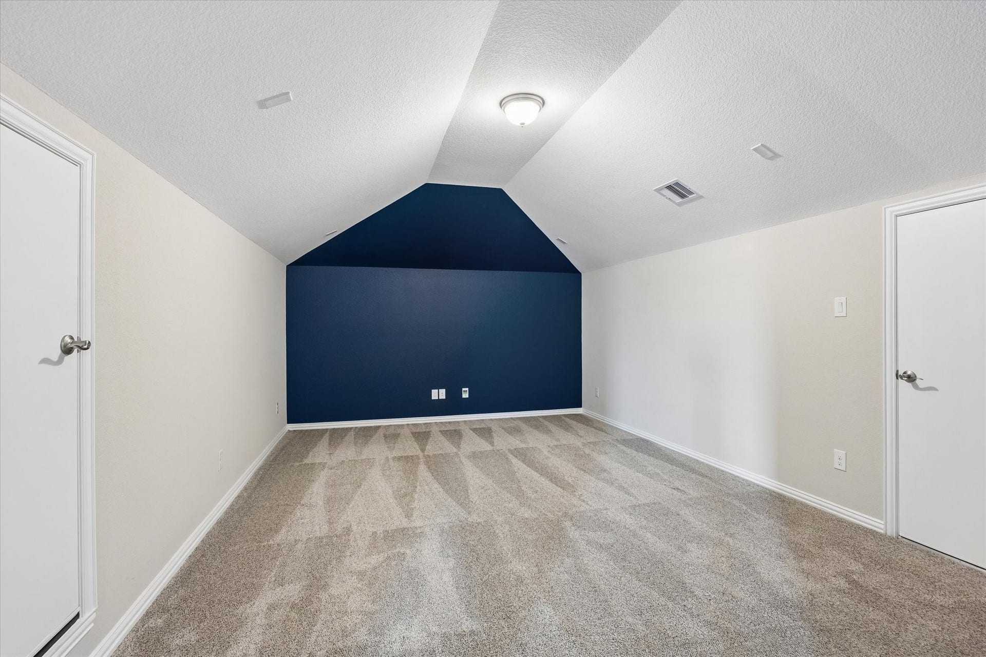 317 Merlot Drive, Alvin, TX 77511 Upstairs Optional Media/Flex Room - Upstairs
