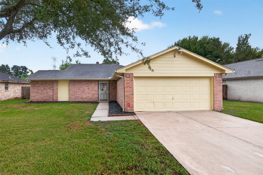 Property photo for 2711 Dove Country Drive, Stafford, TX