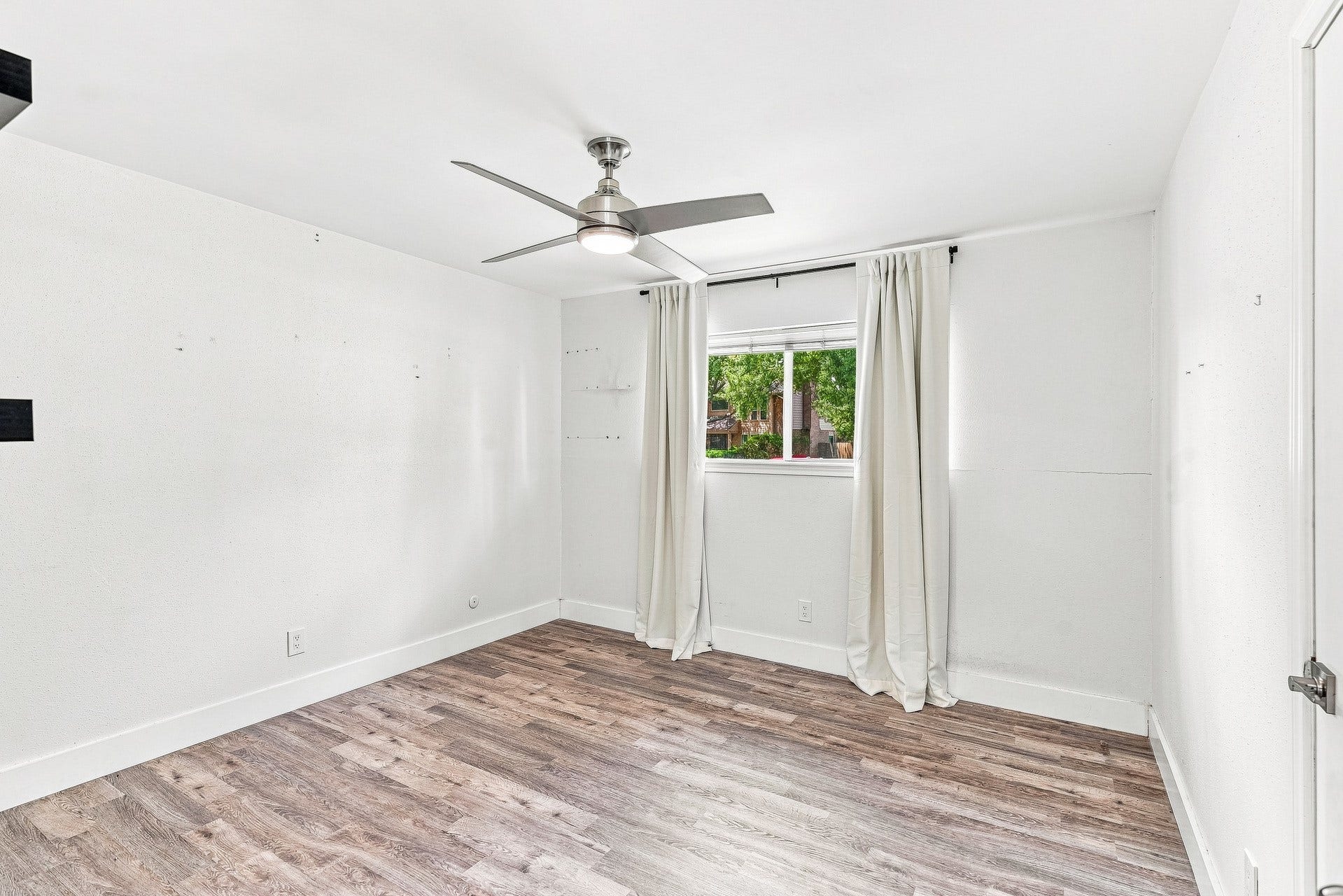 1135 Trowbridge Drive, Houston, TX 77062