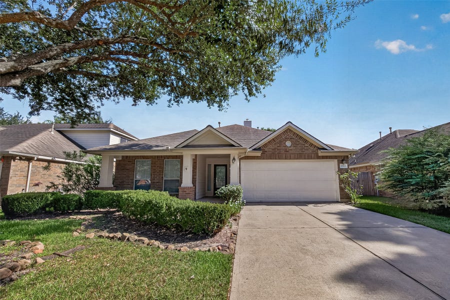 Property photo for 11915 Lois Lane, Pinehurst, TX