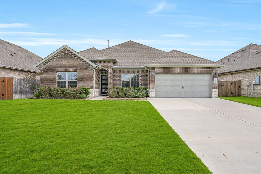 Property photo for 6204 Red Oak Court, League City, TX