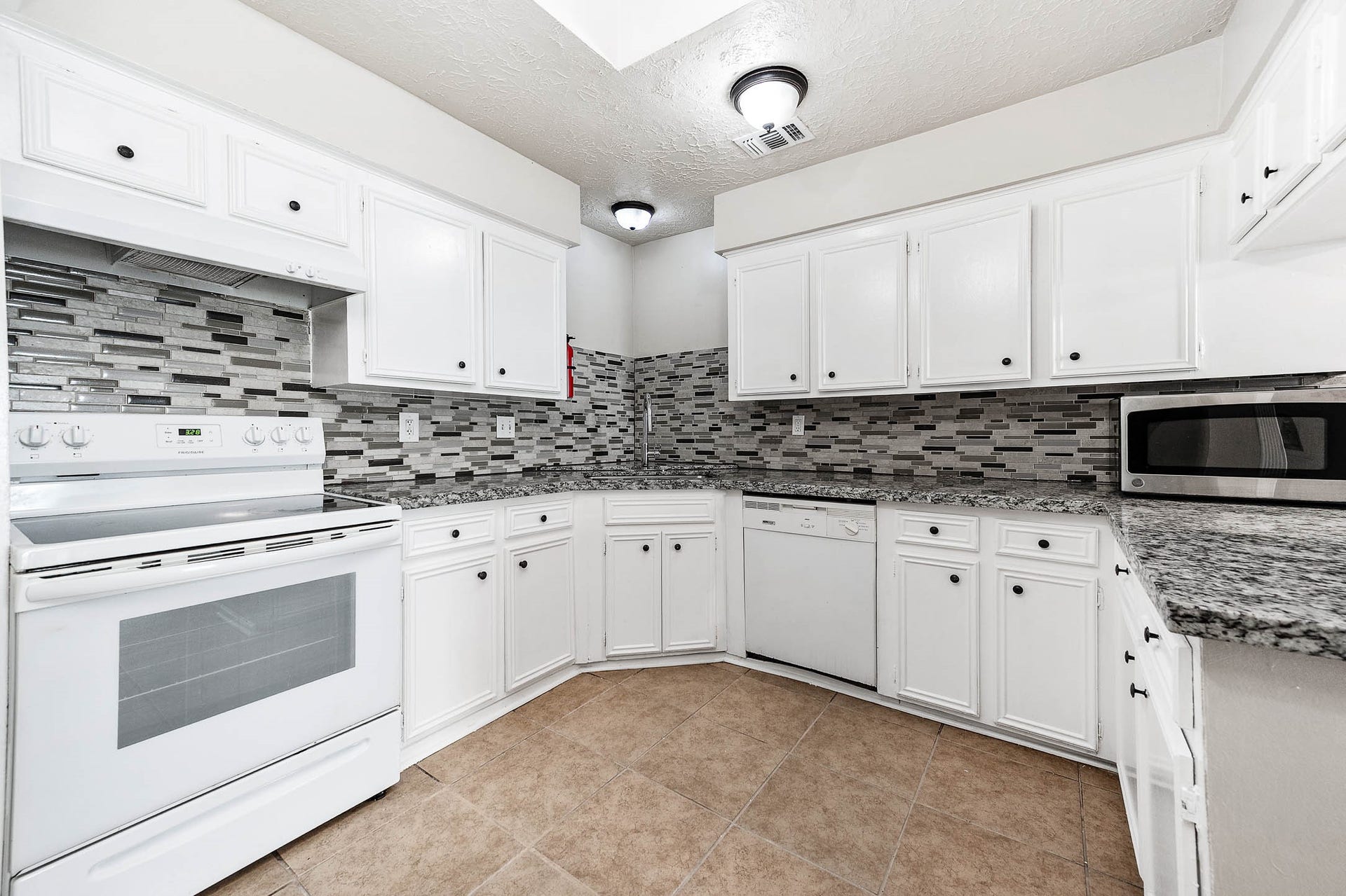 538 Shady Dale Drive, Stafford, TX 77477 538 Shady Dale Drive, Stafford, TX 77477
