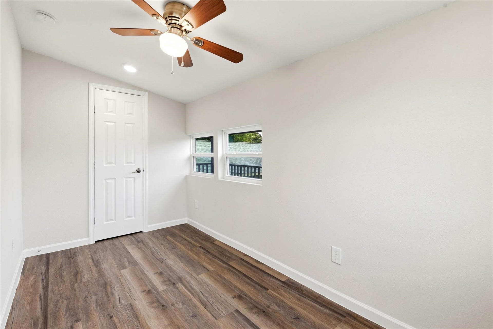 7010 Brownsville Street, #3, Houston, TX 77020 7010 Brownsville Street, #3, Houston, TX 77020