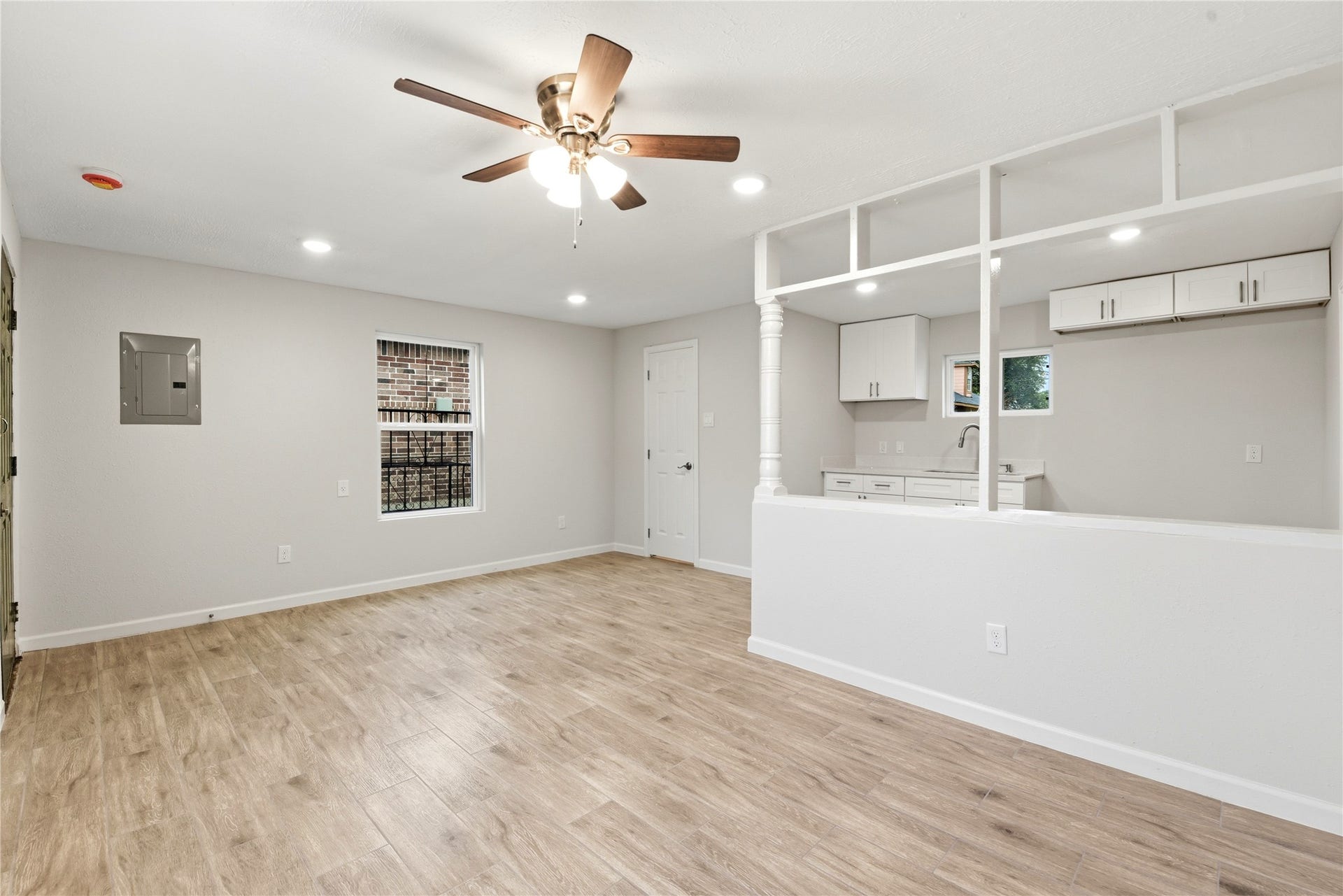 7010 Brownsville Street, #3, Houston, TX 77020 7010 Brownsville Street, #3, Houston, TX 77020