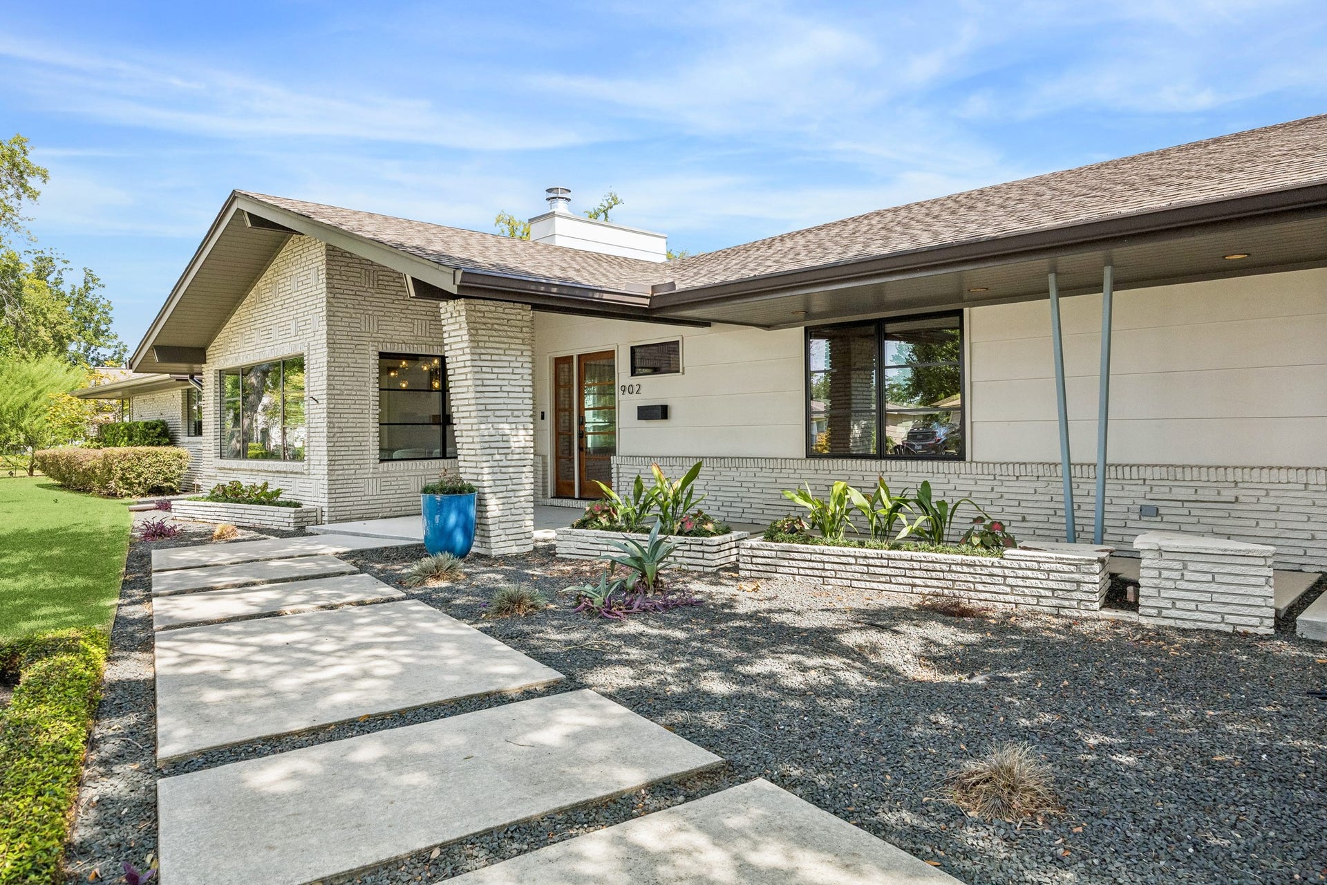 902 Worthshire Street, Houston, TX 77008 902 Worthshire Street, Houston, TX 77008