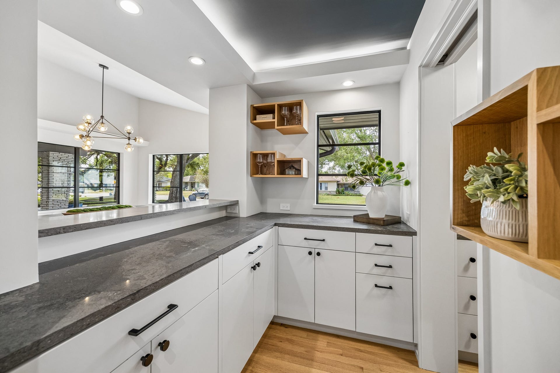 902 Worthshire Street, Houston, TX 77008 902 Worthshire Street, Houston, TX 77008
