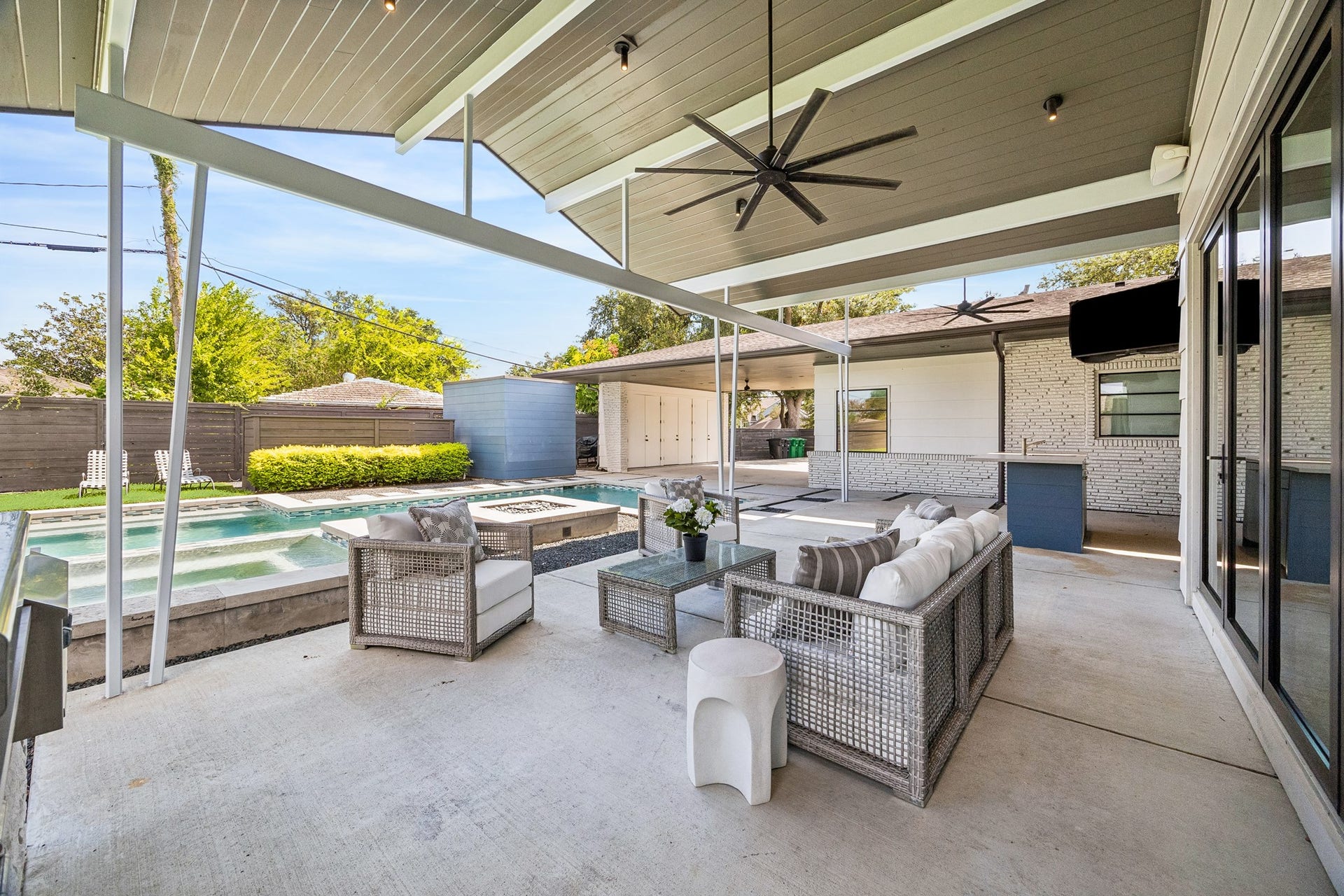 902 Worthshire Street, Houston, TX 77008 902 Worthshire Street, Houston, TX 77008
