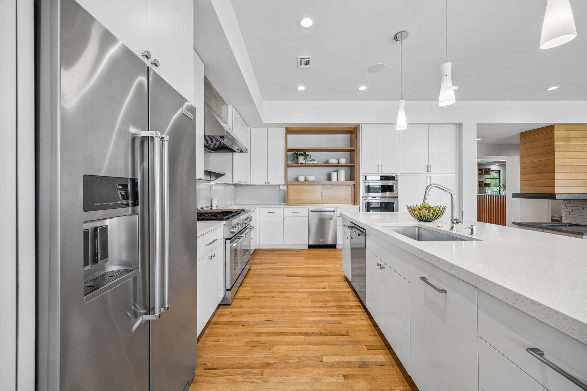 902 Worthshire Street, Houston, TX 77008 902 Worthshire Street, Houston, TX 77008