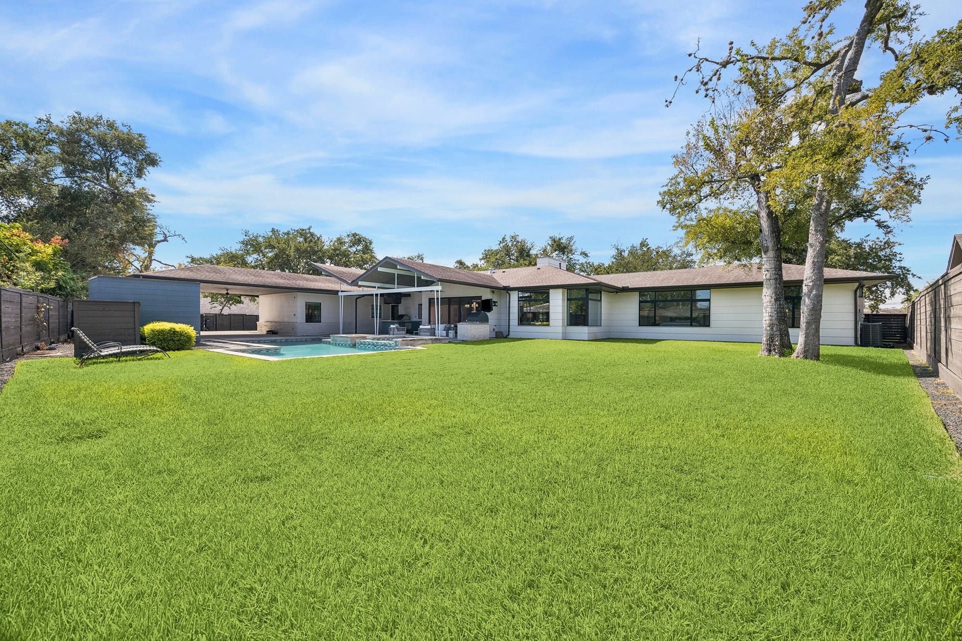 902 Worthshire Street, Houston, TX 77008 902 Worthshire Street, Houston, TX 77008