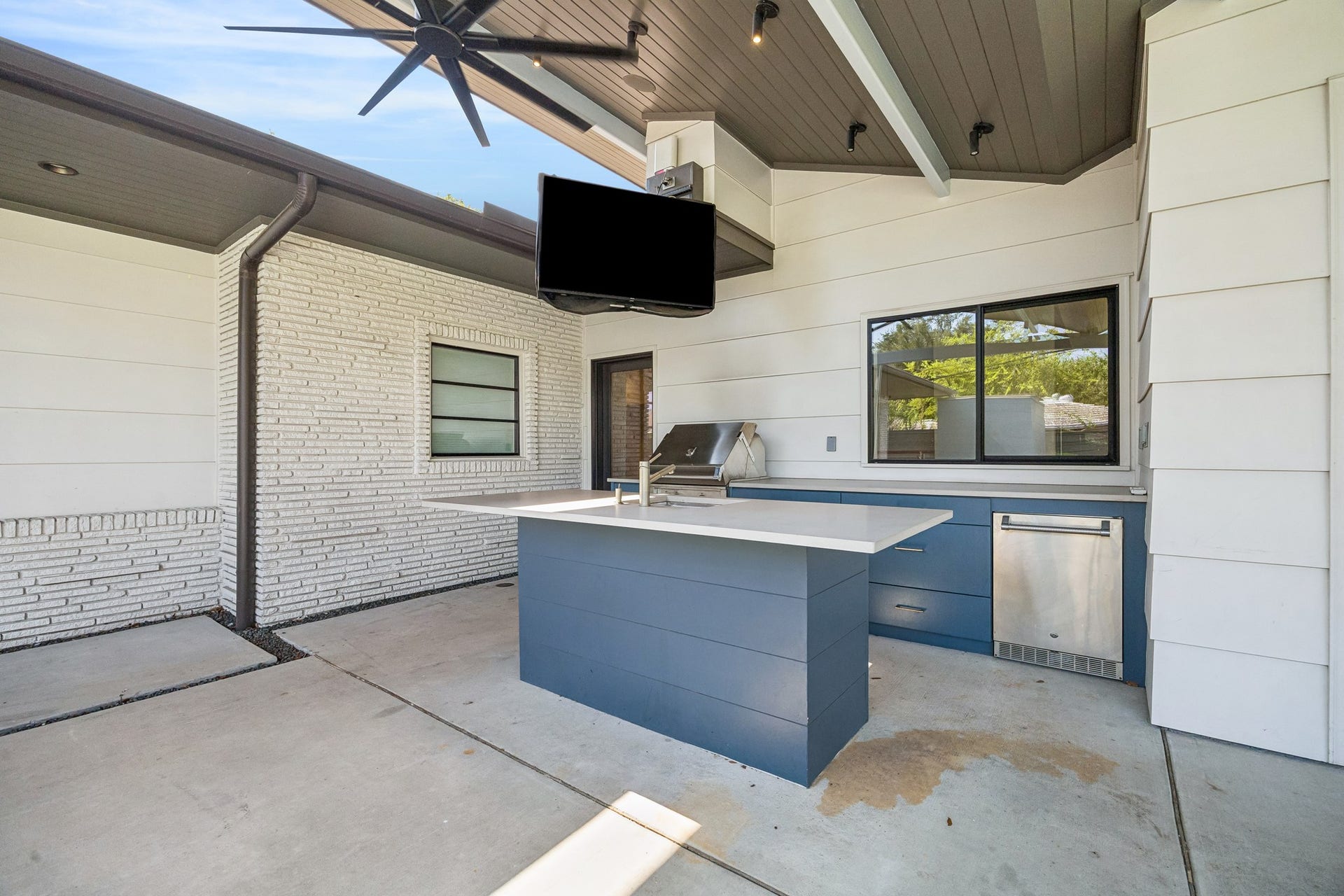 902 Worthshire Street, Houston, TX 77008 902 Worthshire Street, Houston, TX 77008