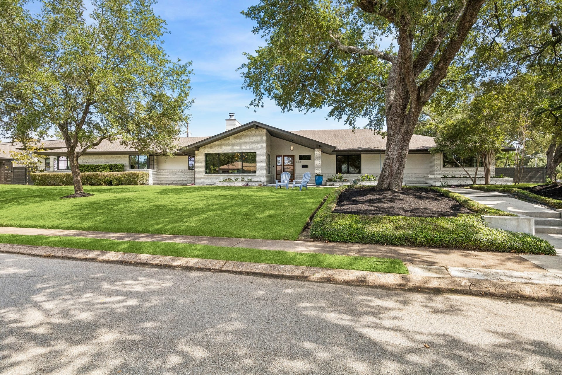 902 Worthshire Street, Houston, TX 77008 902 Worthshire Street, Houston, TX 77008