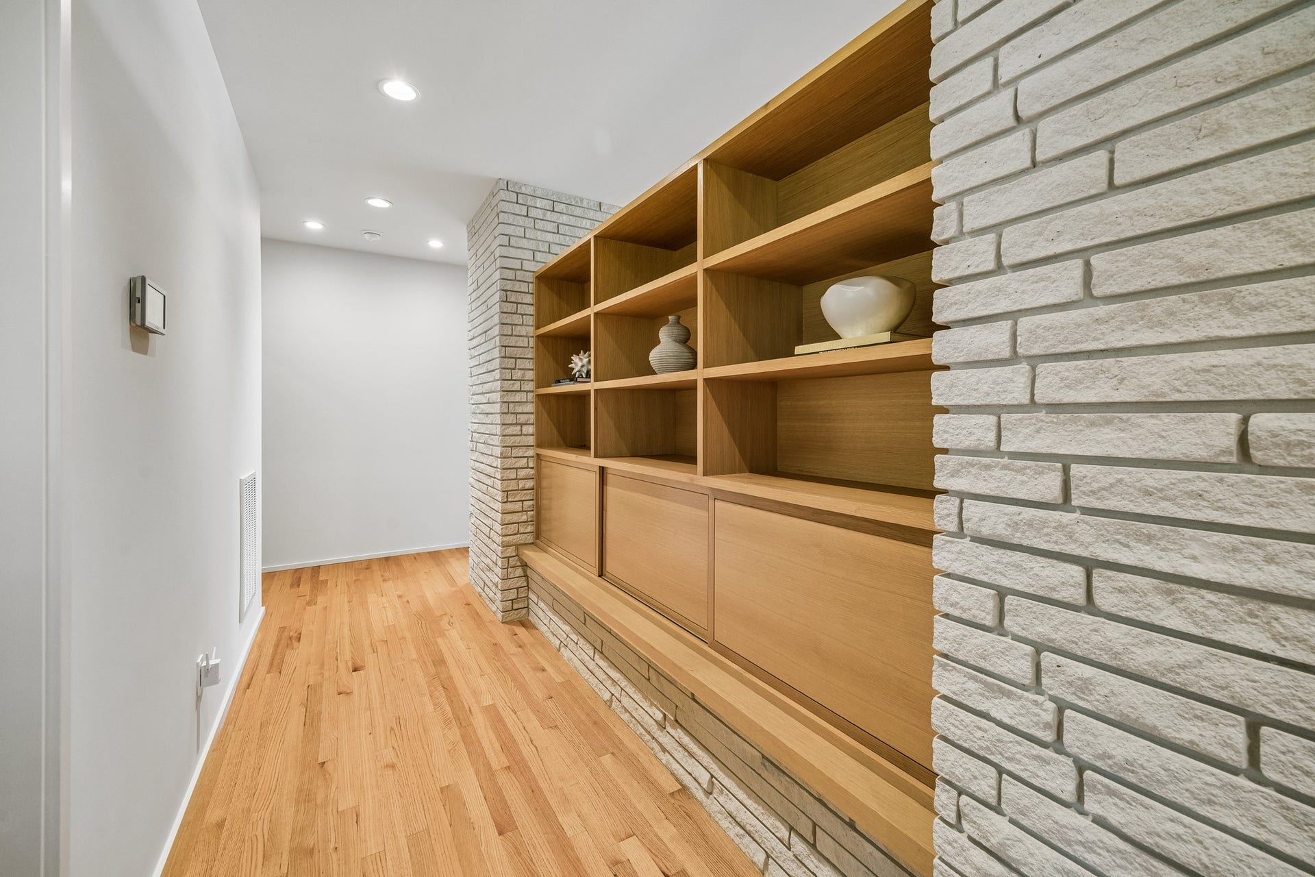 902 Worthshire Street, Houston, TX 77008 902 Worthshire Street, Houston, TX 77008