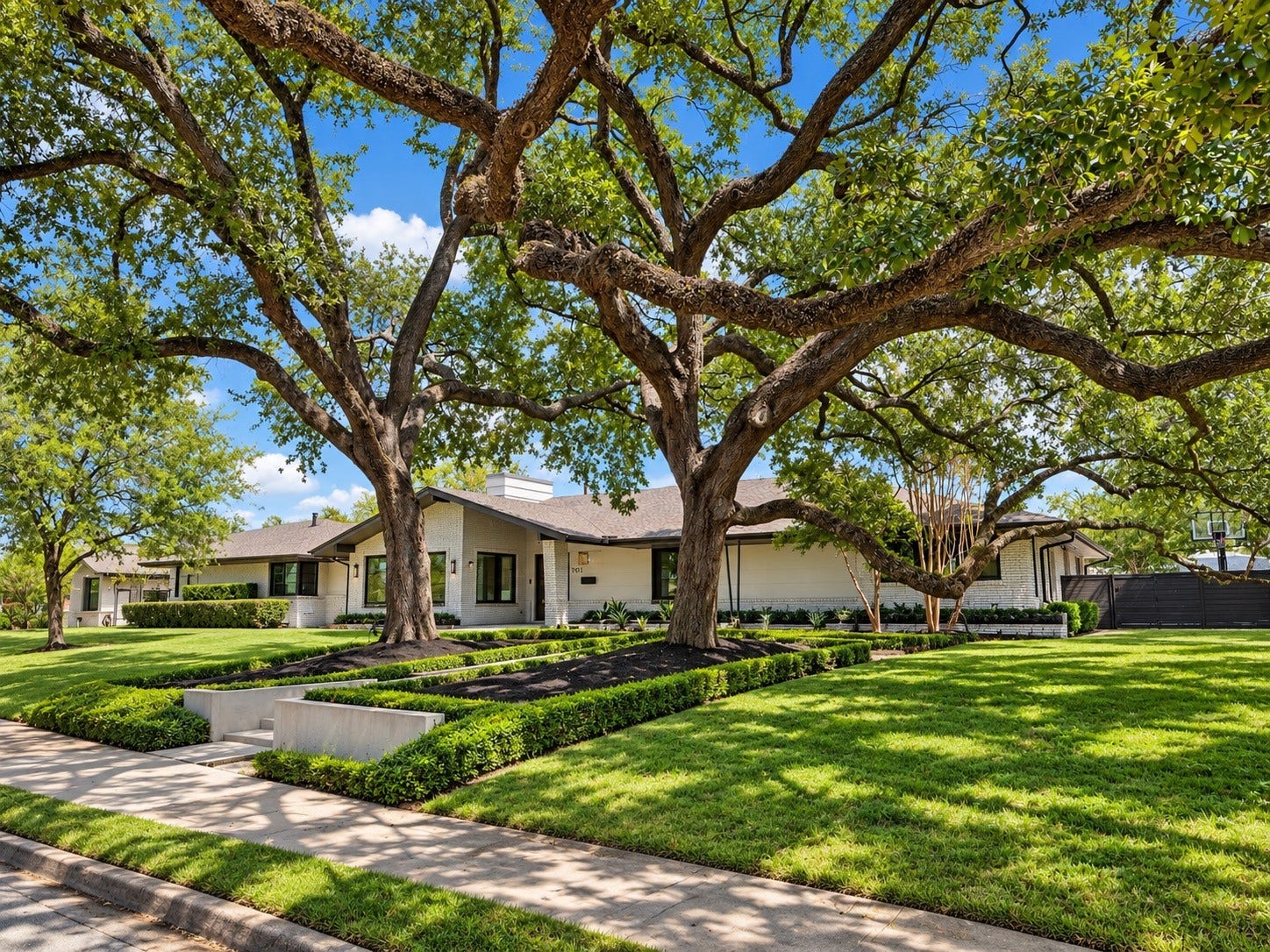 902 Worthshire Street, Houston, TX 77008 902 Worthshire Street, Houston, TX 77008
