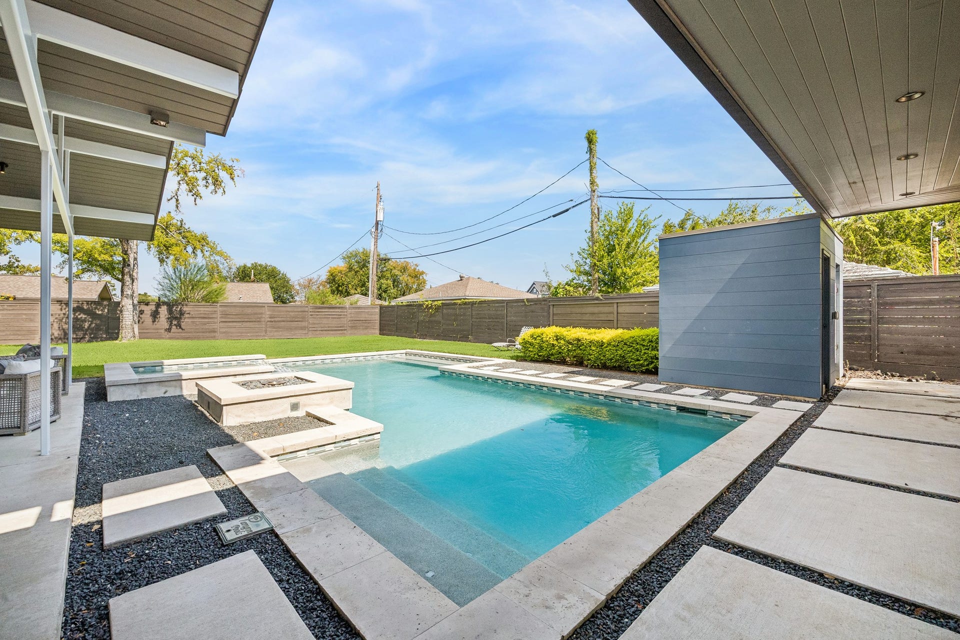 902 Worthshire Street, Houston, TX 77008 902 Worthshire Street, Houston, TX 77008