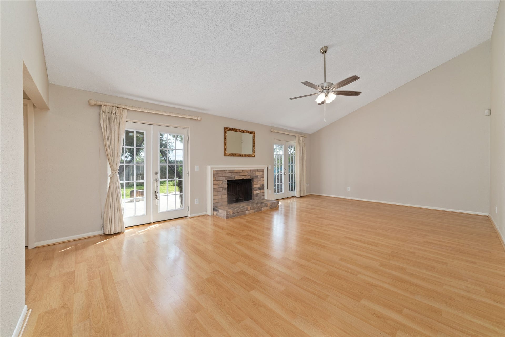 3131 E Heatherock Circle, Sugar Land, TX 77479 3131 E Heatherock Circle, Sugar Land, TX 77479
