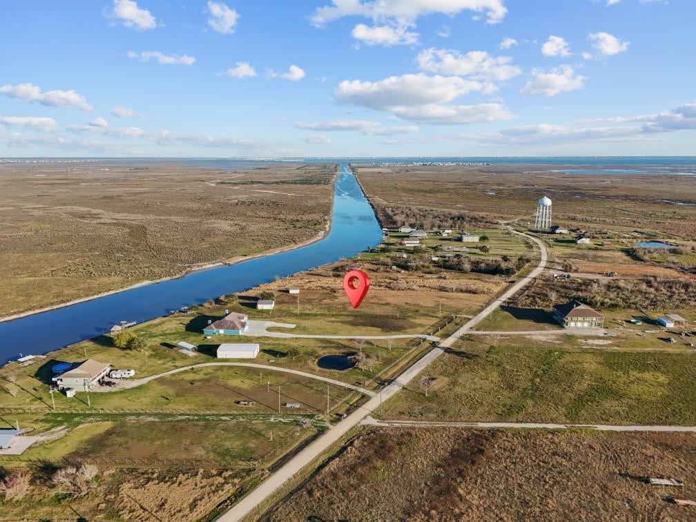 9850 S Redfish Drive, Hitchcock, TX 77563 9850 S Redfish Drive, Hitchcock, TX 77563